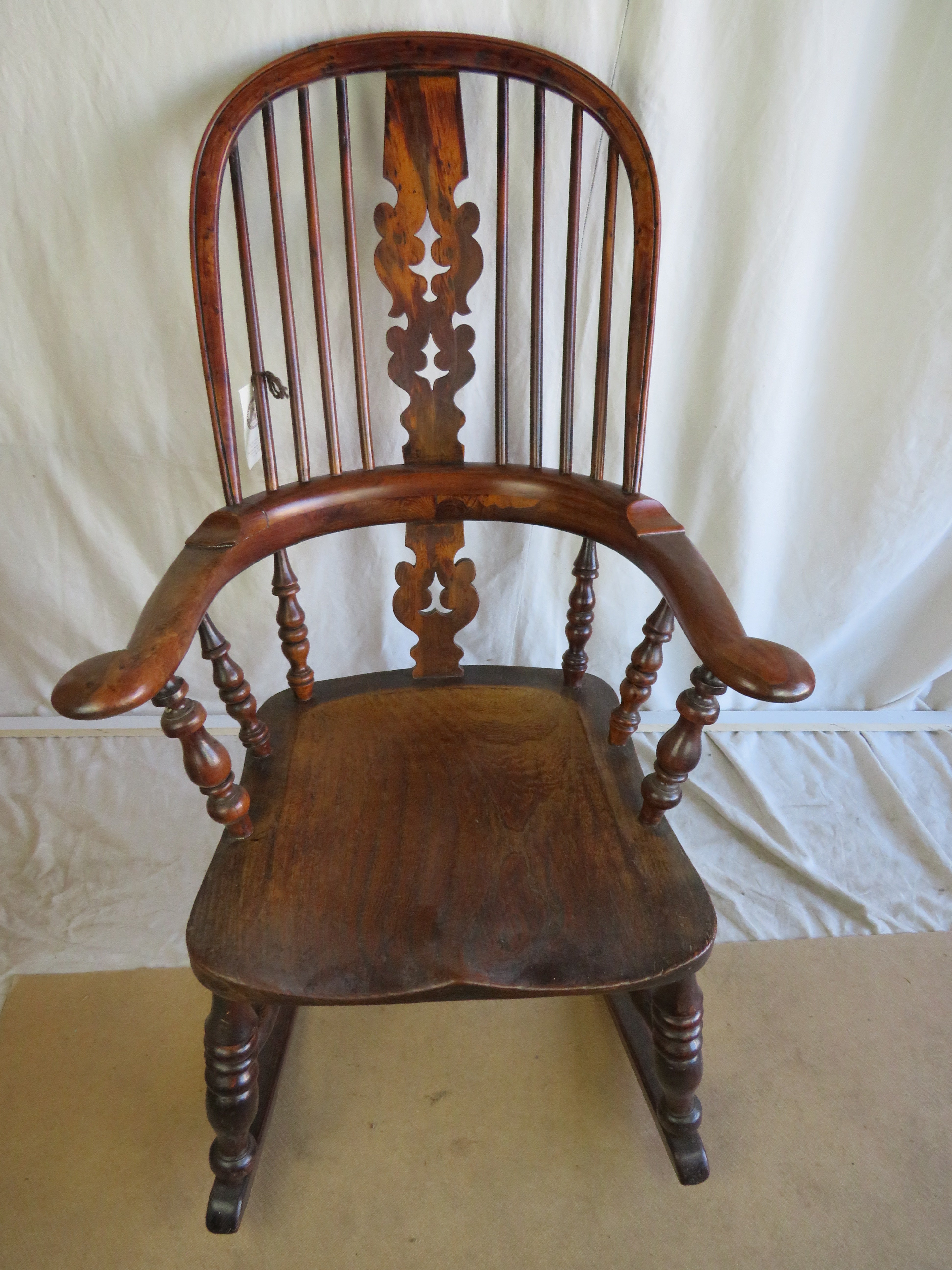 Chaise à bascule Windsor anglaise du 19ème siècle en vente