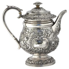 Englische Rokoko-Silber-Teekanne im Rokoko-Stil, markiert, 1822-1823, Hersteller TB, für Thomas Baker