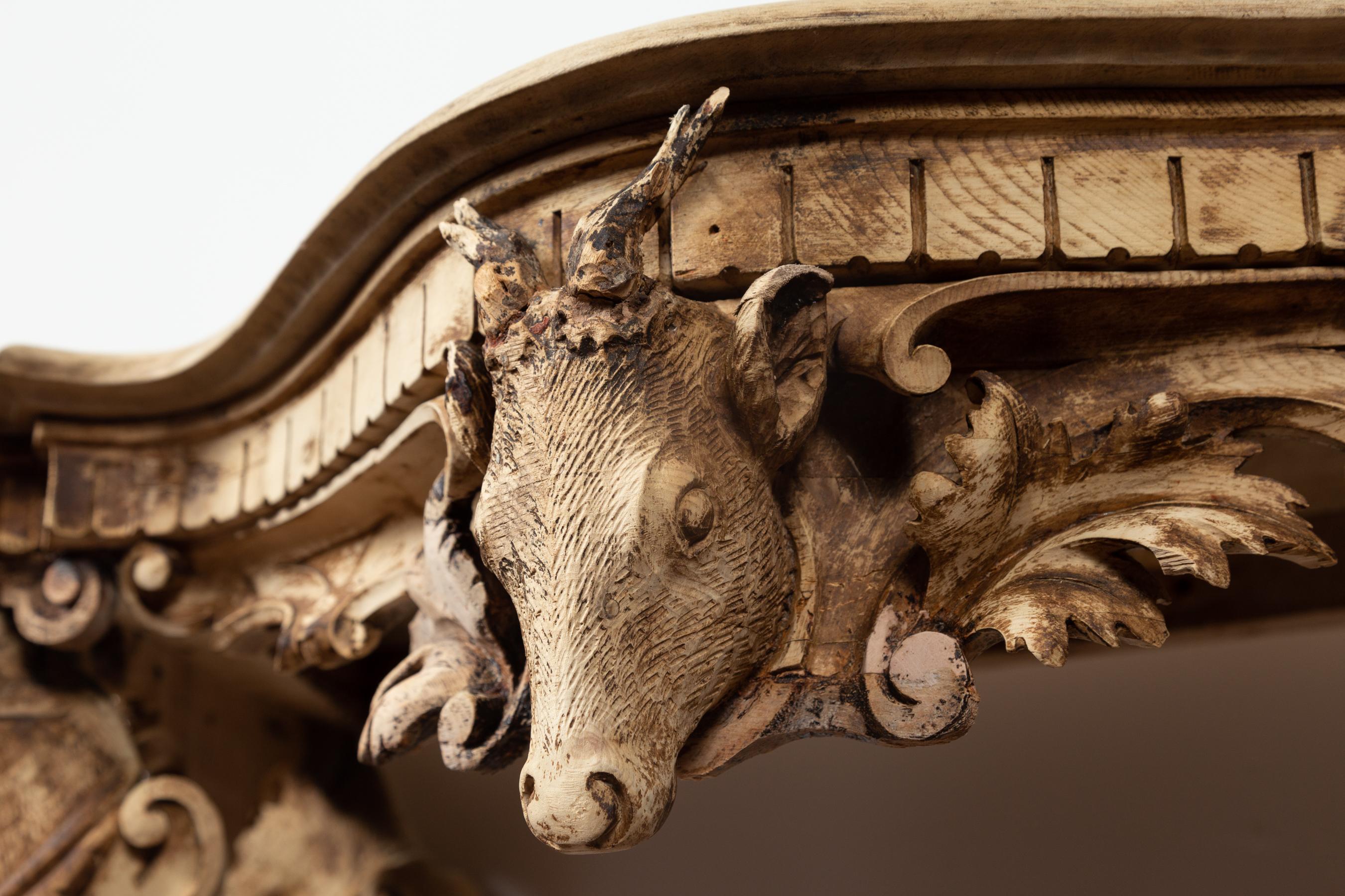 English Rococo Style 1880s Carved and Bleached Oak Console Table with Deer Heads For Sale 13