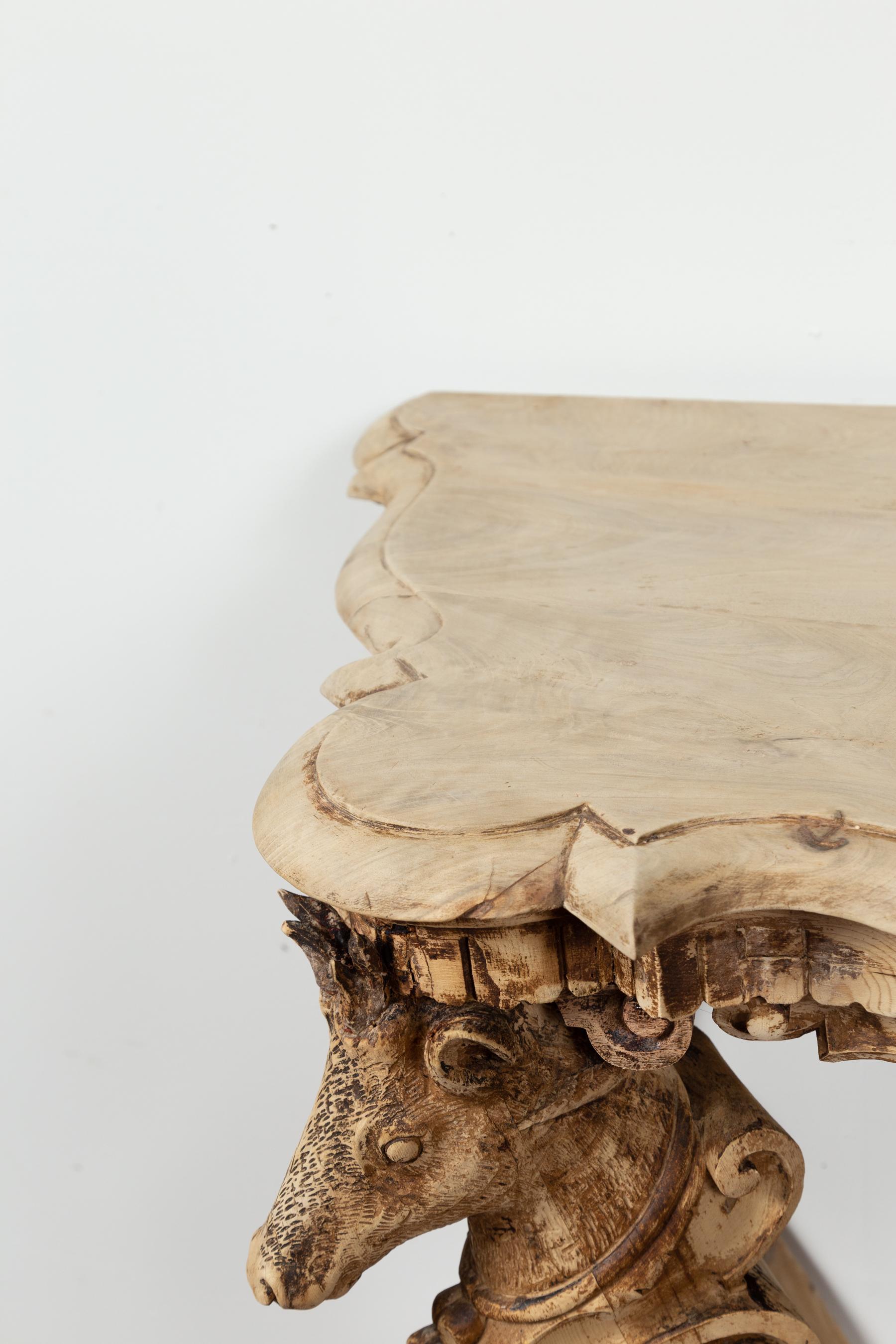 English Rococo Style 1880s Carved and Bleached Oak Console Table with Deer Heads For Sale 2