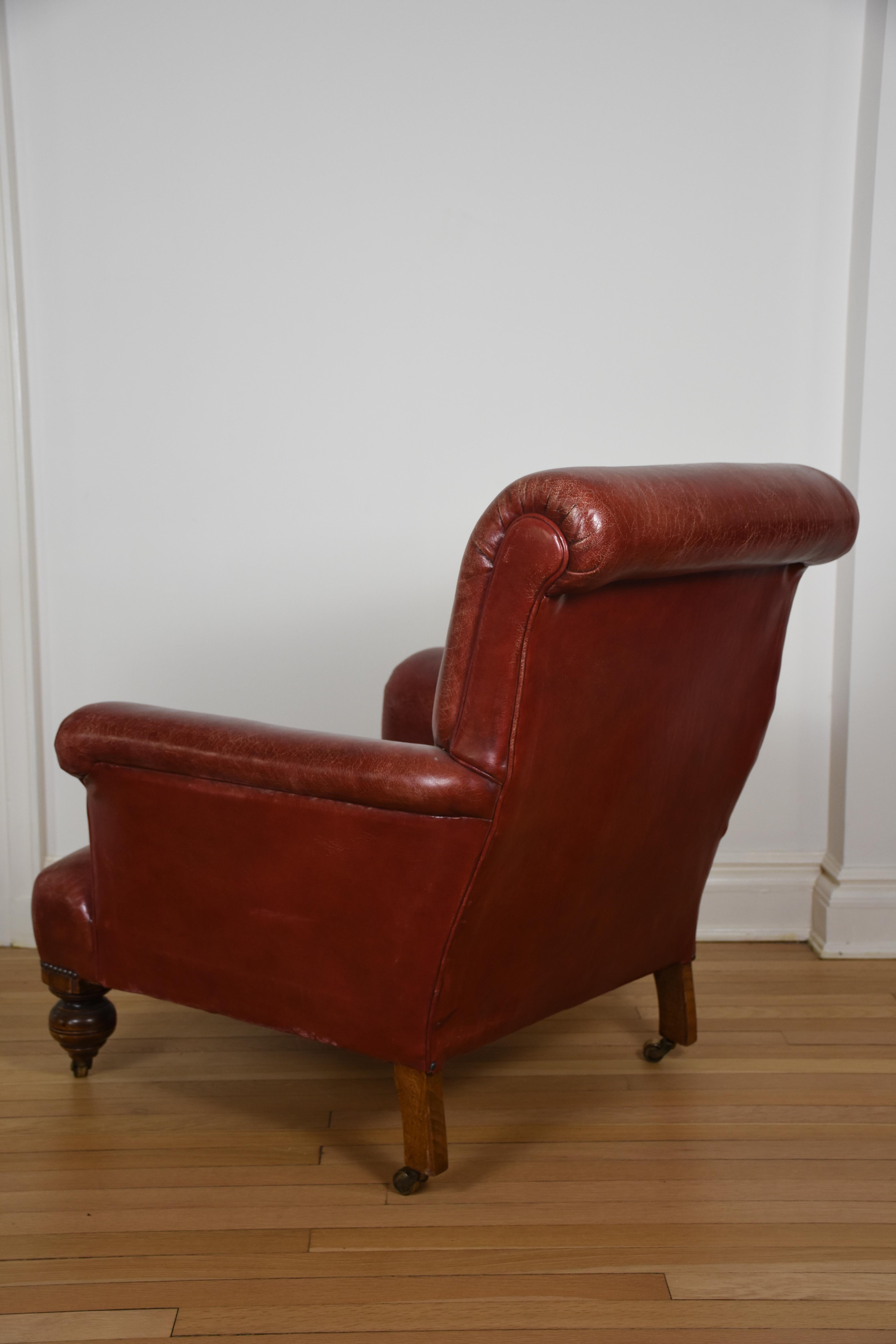 20ième siècle Chaise en cuir rouge à accoudoir Rolle anglais en vente
