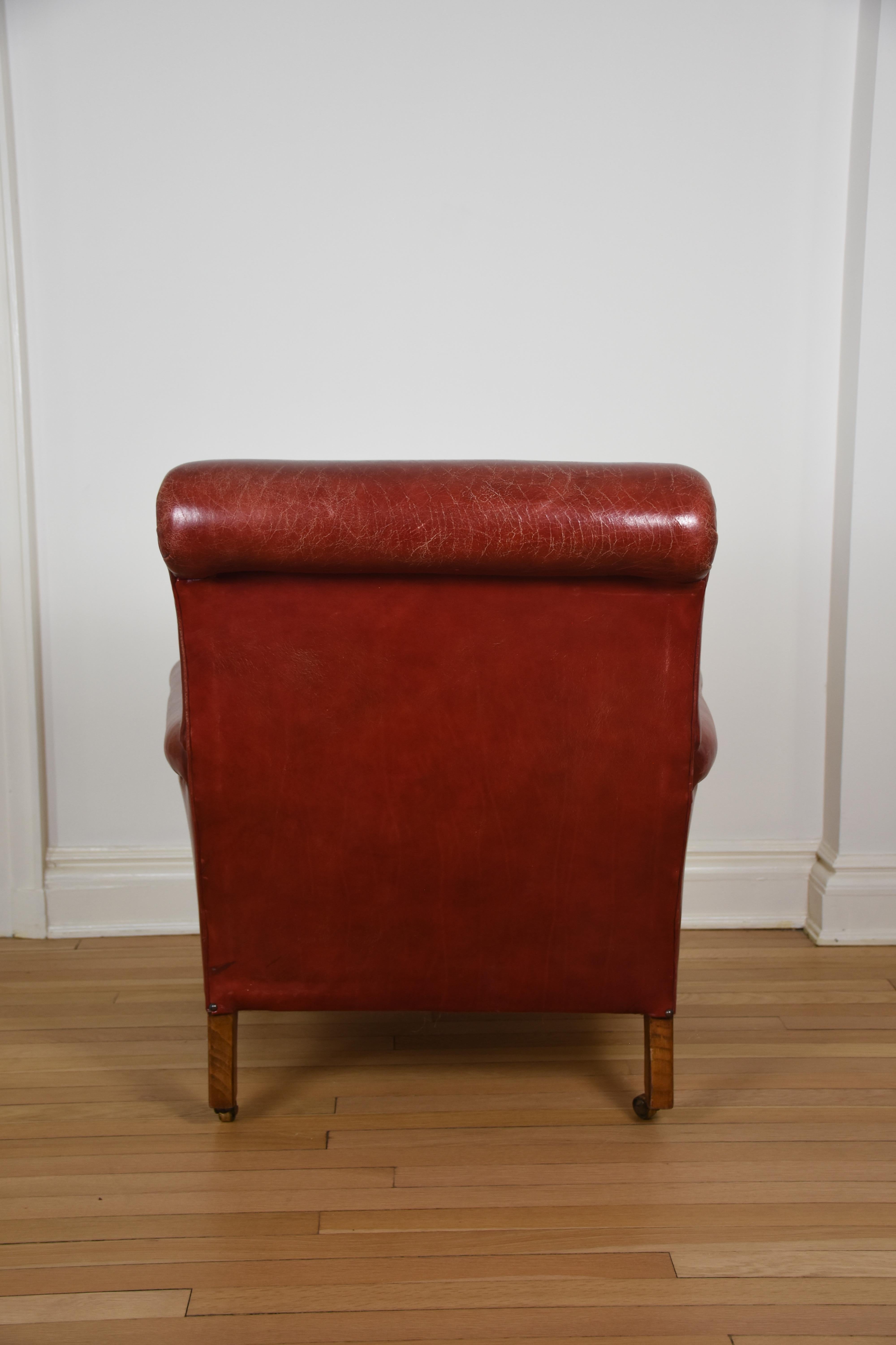 Cuir Chaise en cuir rouge à accoudoir Rolle anglais en vente