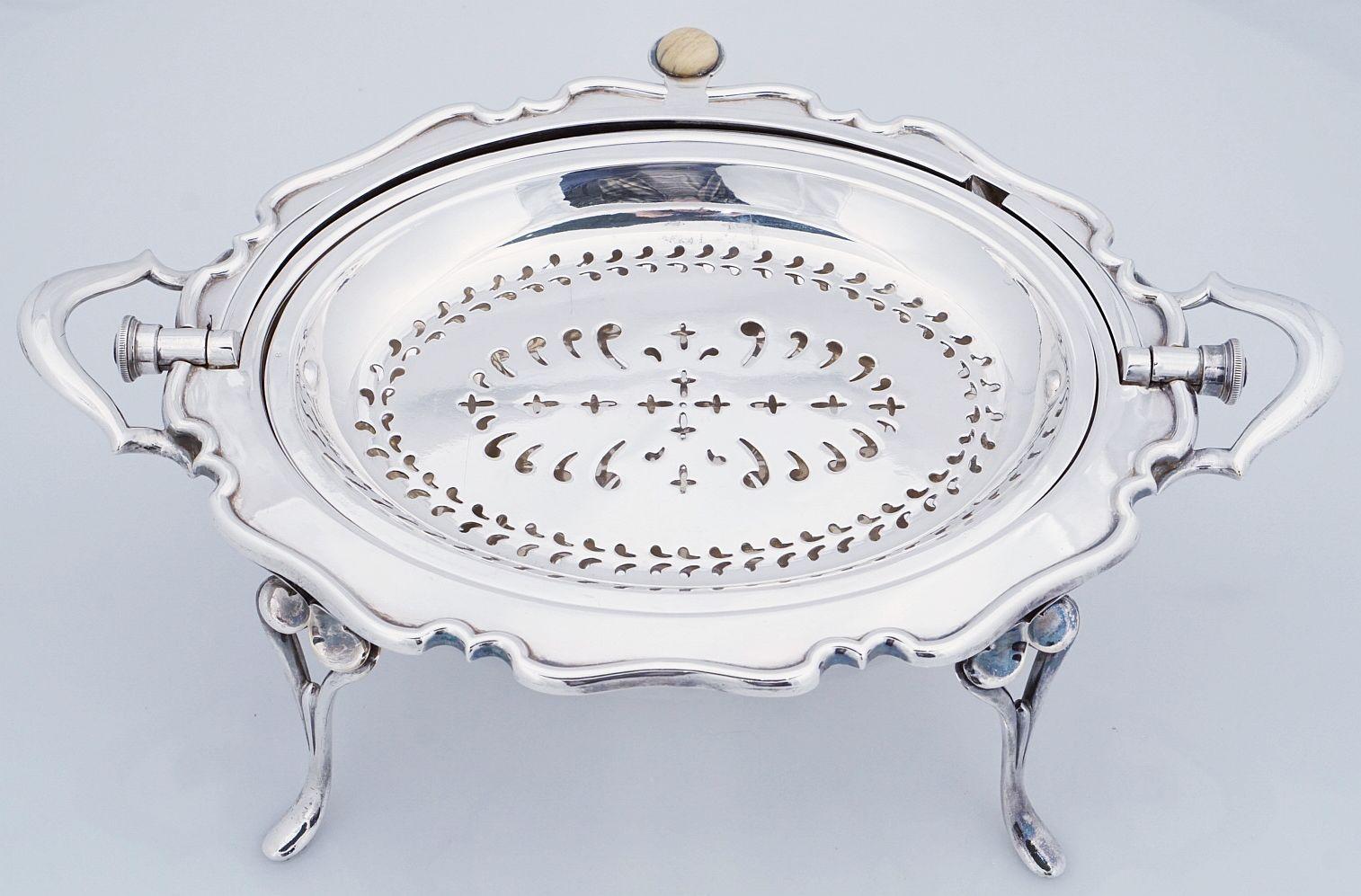 English Roll-Over Dome Top Silver Tureen or Footed Serving Dish In Good Condition For Sale In Austin, TX