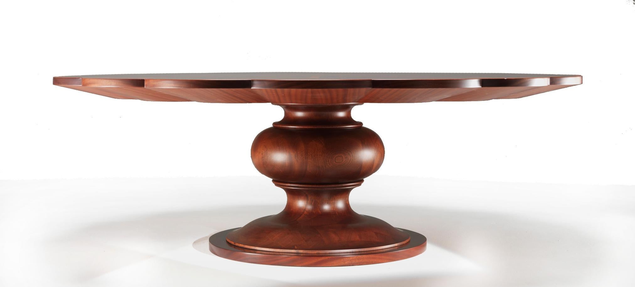 italien Table de salle à manger ronde marquetée ENGLISH ROSE en bois d'acajou massif et laiton en vente