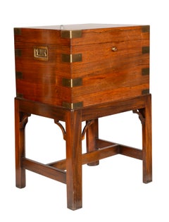 Humidor inglese in palissandro e ottone su supporto