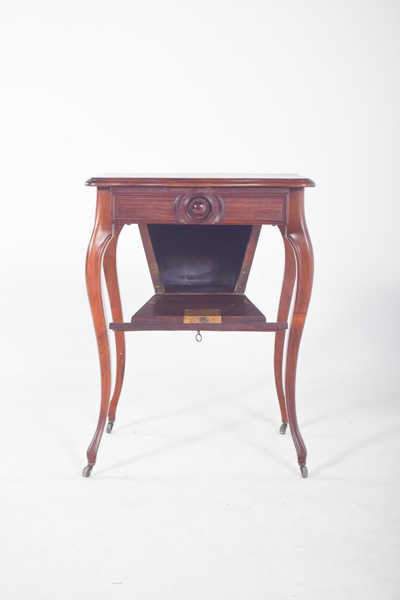 Table à pot en bois de rose anglais en vente 1
