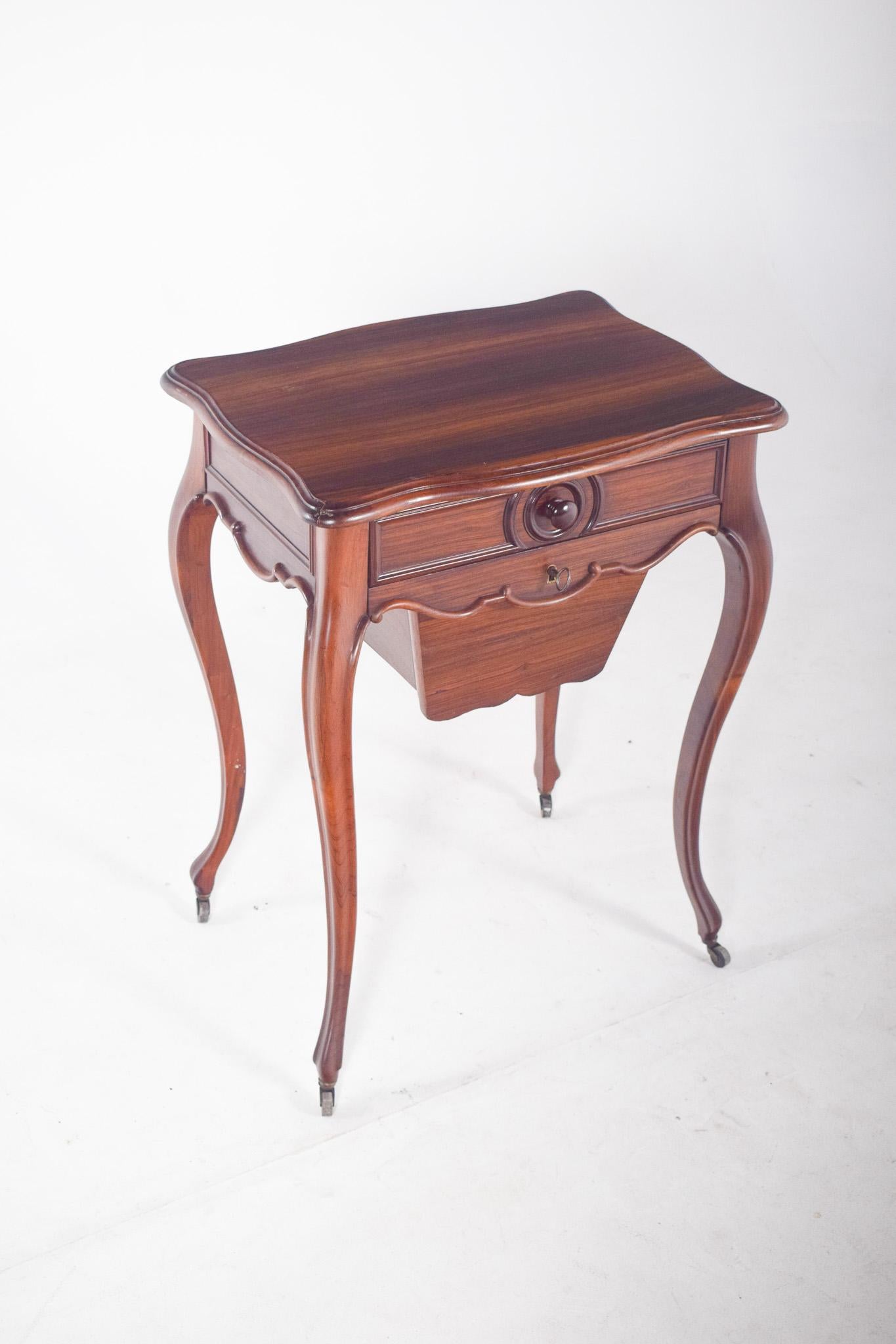 Table à pot en bois de rose anglais en vente 2