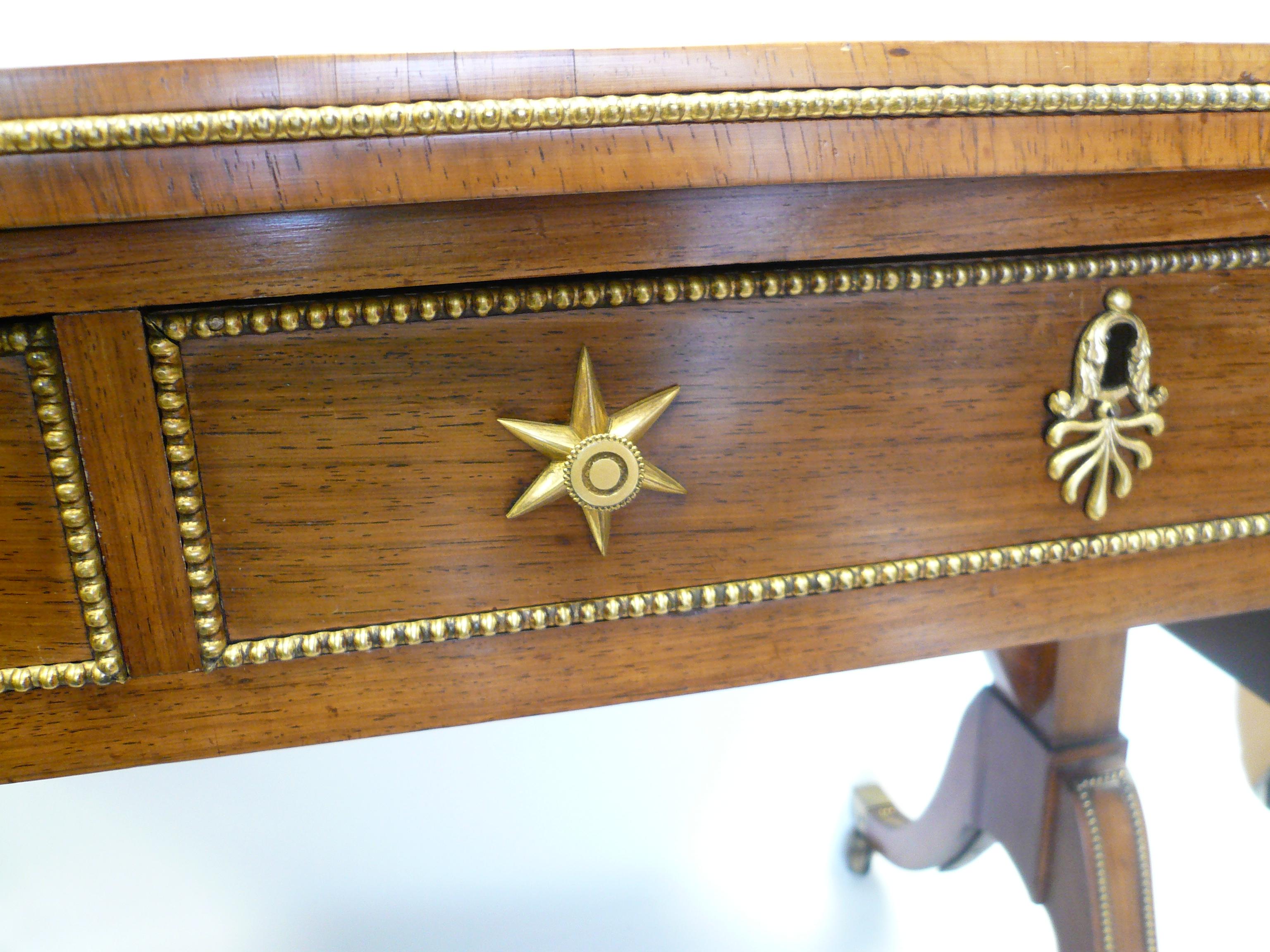 Hand-Crafted English Rosewood Sofa Table, Attributed to Gillows of Lancaster, circa 1800