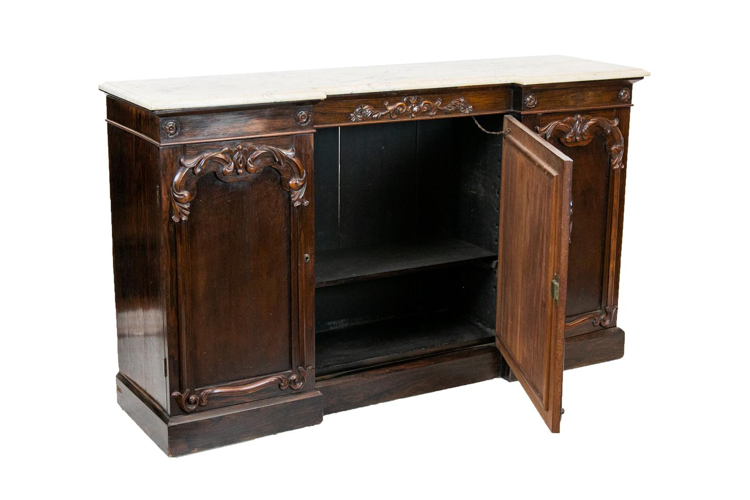 Armoire console en bois de rose anglais William IV Breakfront Bon état à Wilson, NC