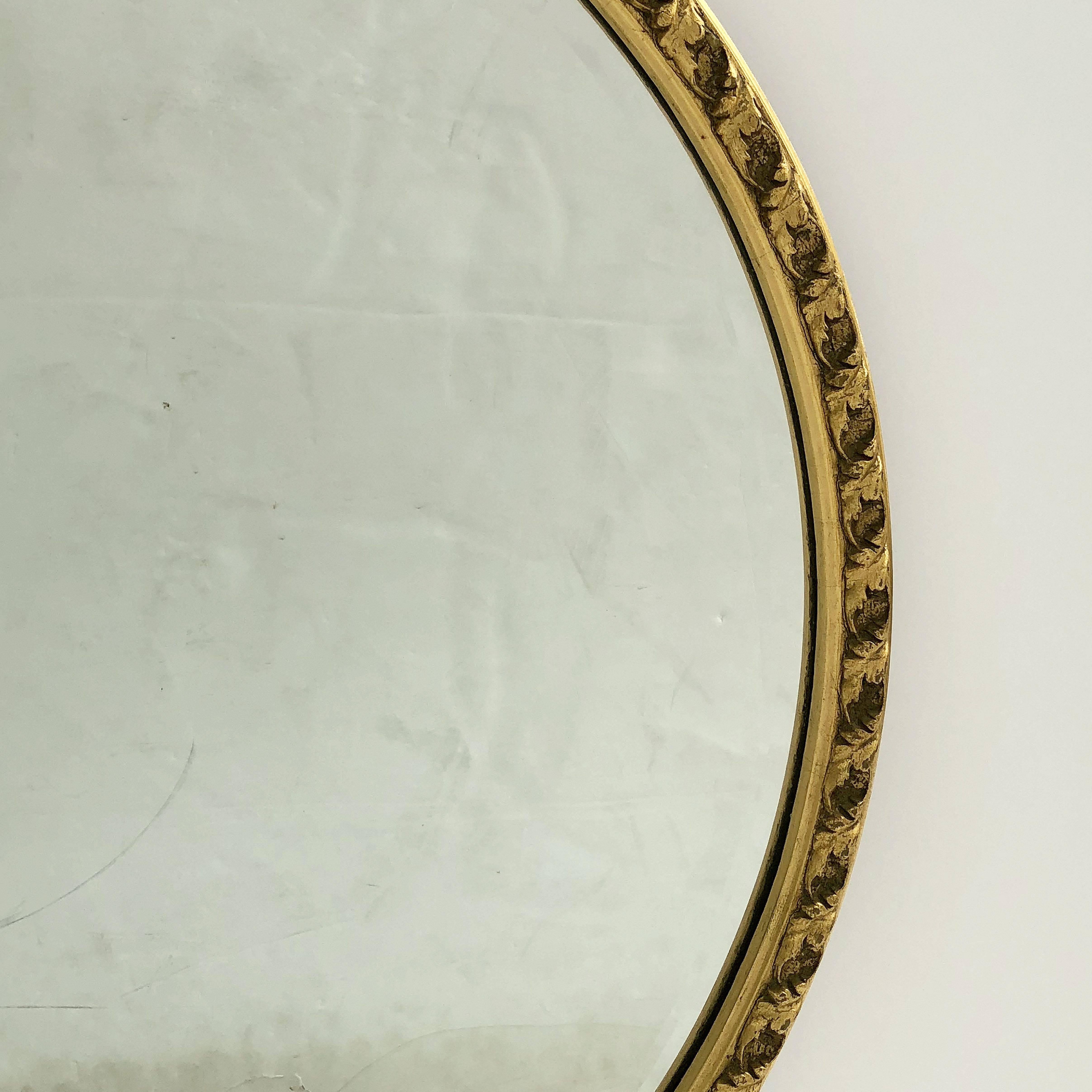 20th Century English Round Bevelled Mirror in Gilt Frame (Diameter 25 1/2)