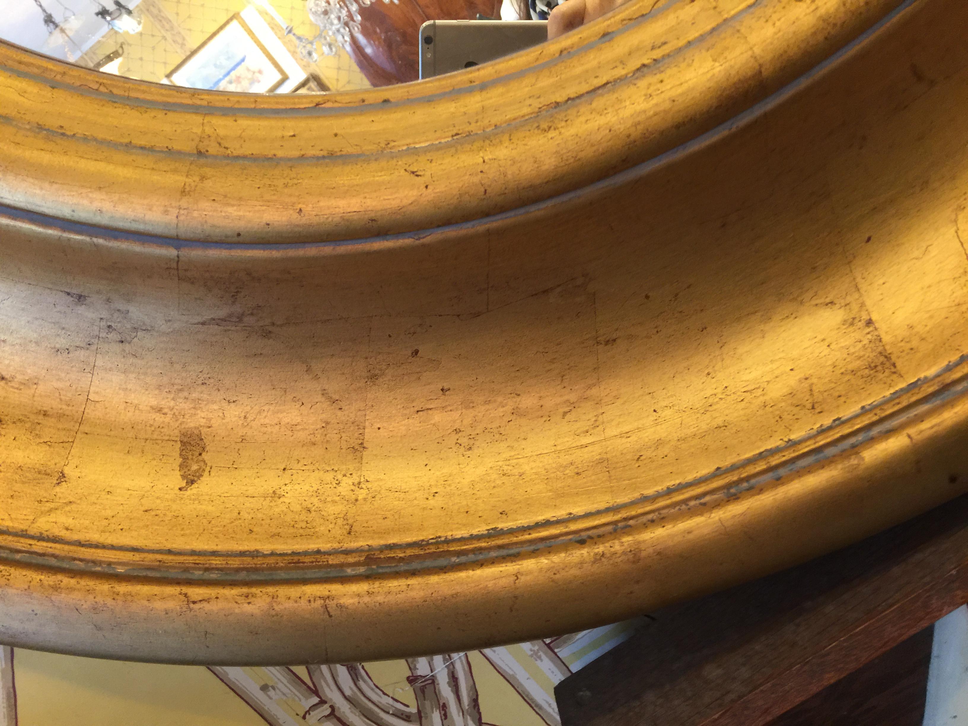 Late 20th Century English Round Gilded Wooden Mirror For Sale