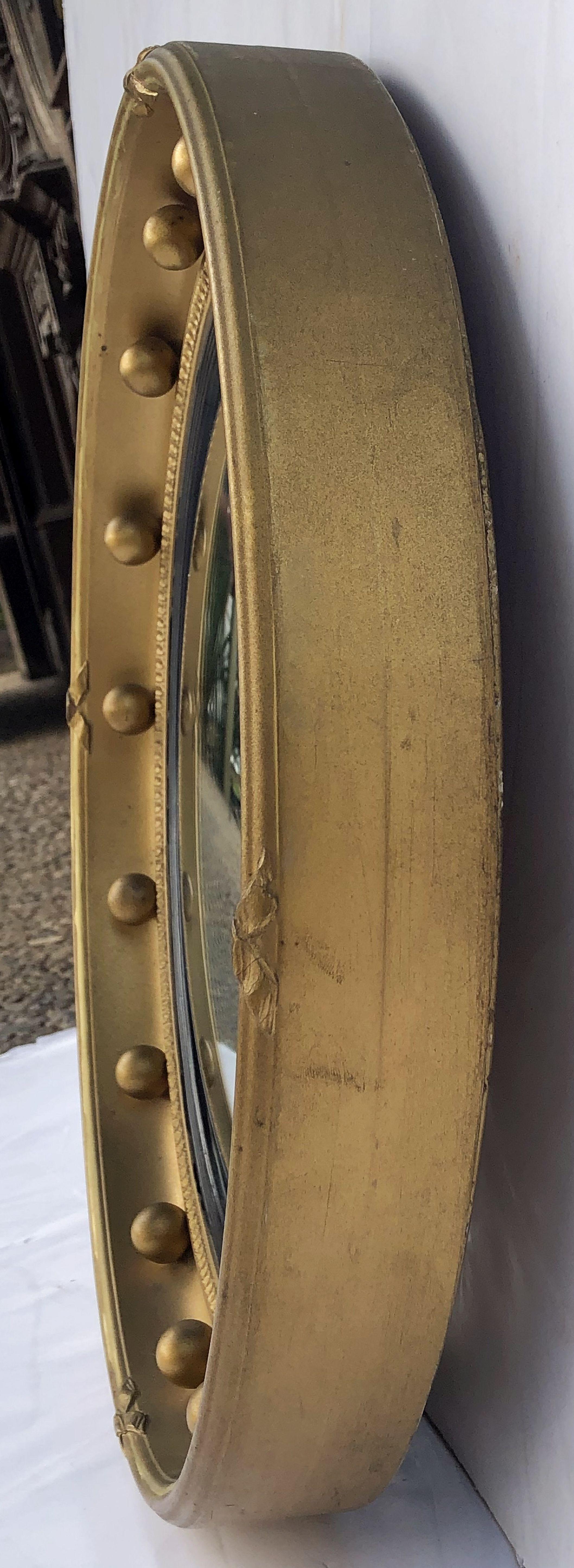 English Round Gilt Framed Convex Mirror (Diameter 16 1/4) In Good Condition In Austin, TX