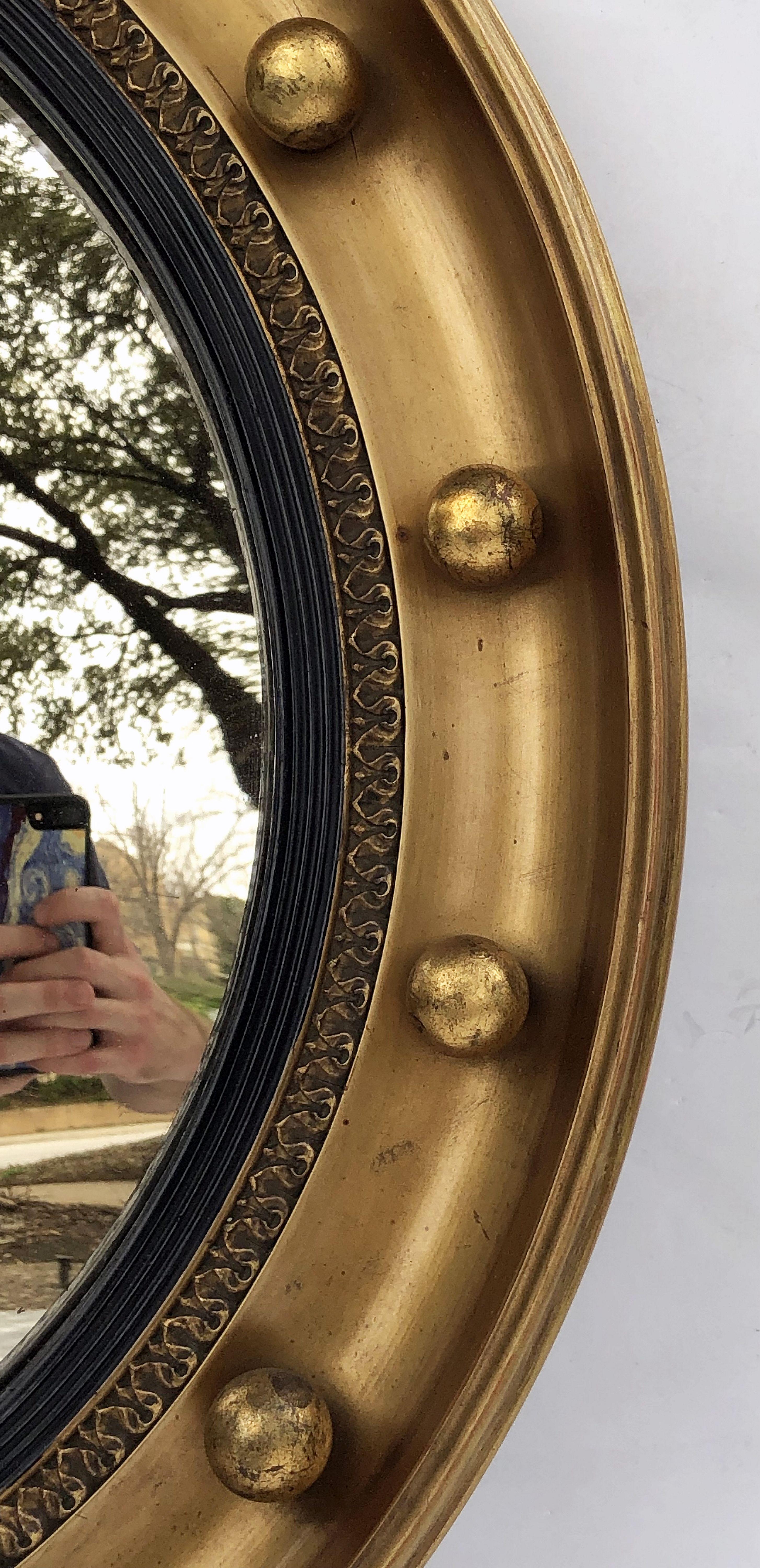 Englischer runder vergoldeter Spiegel mit konvexem Rahmen (Durchmesser 19 3/8) (20. Jahrhundert)