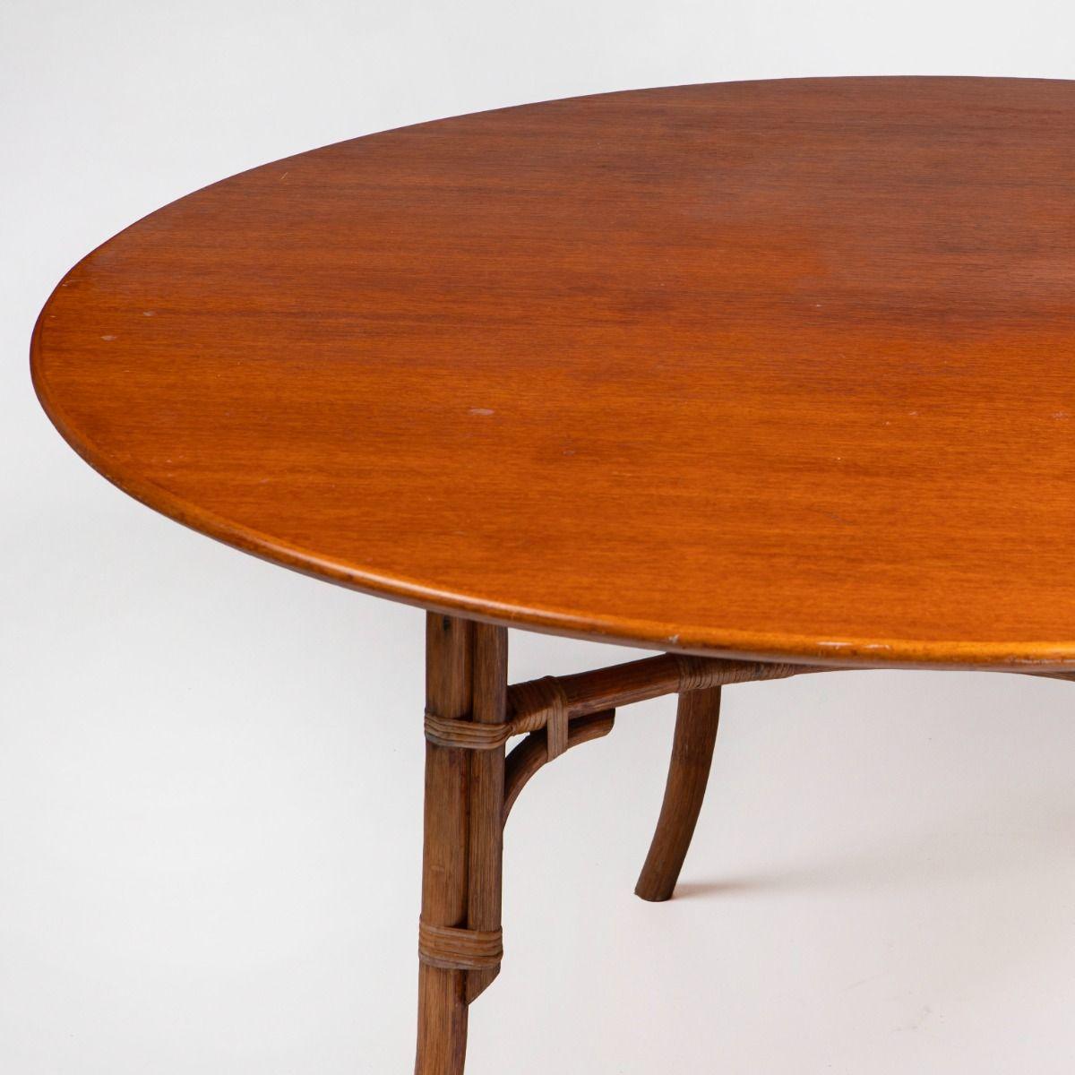 Englischer runder Mahagoni-Esstisch mit Bambusfuß (20. Jahrhundert) im Angebot