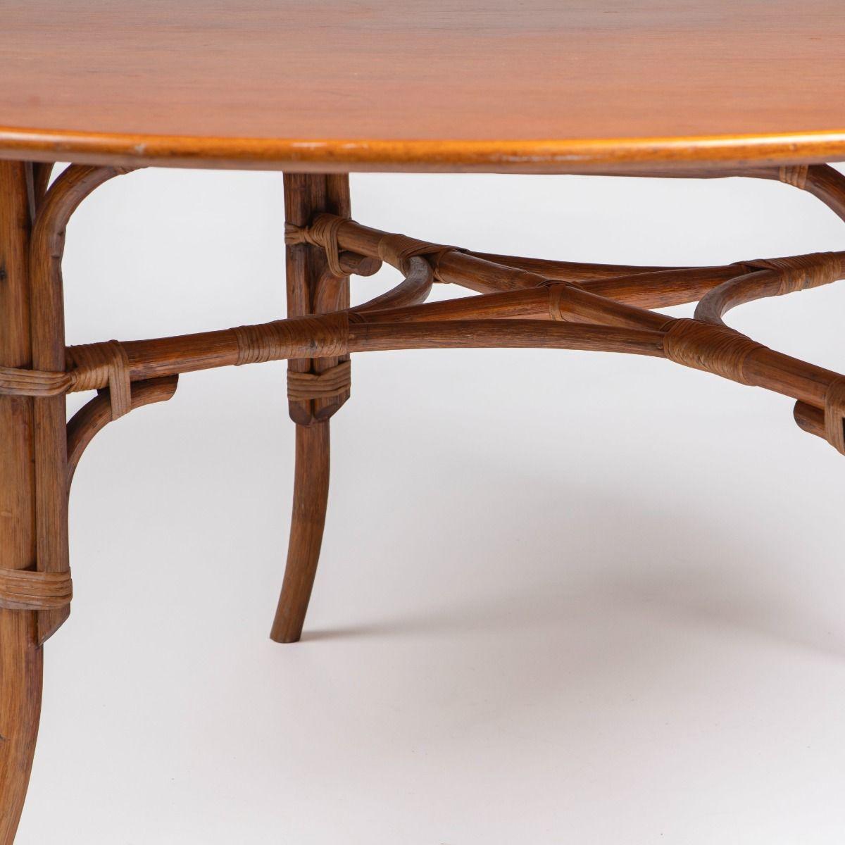 Englischer runder Mahagoni-Esstisch mit Bambusfuß im Angebot 1