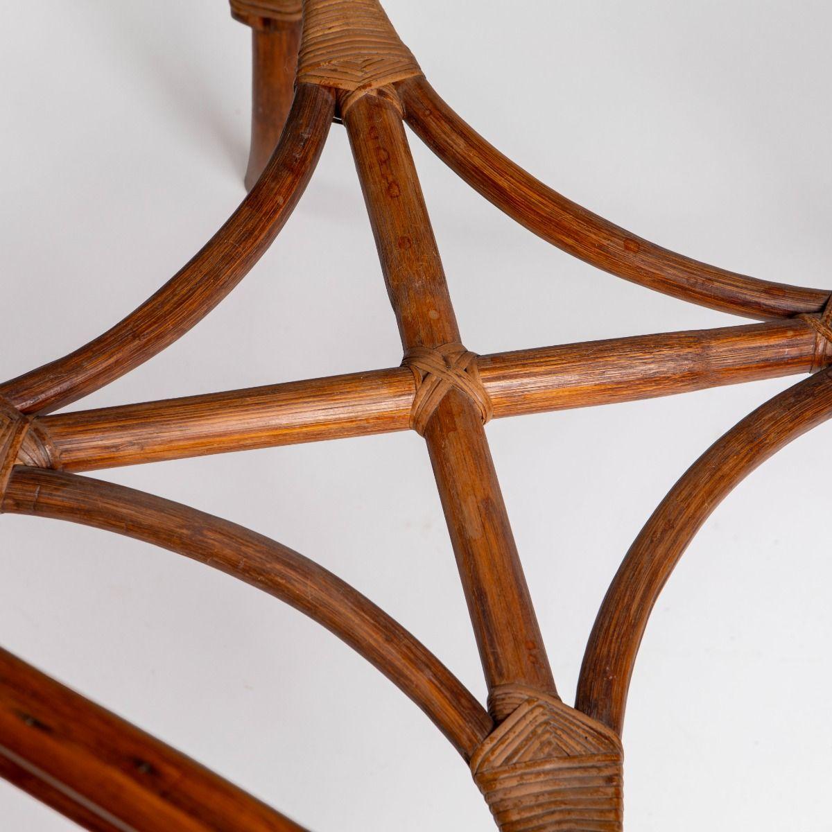 Englischer runder Mahagoni-Esstisch mit Bambusfuß im Angebot 2