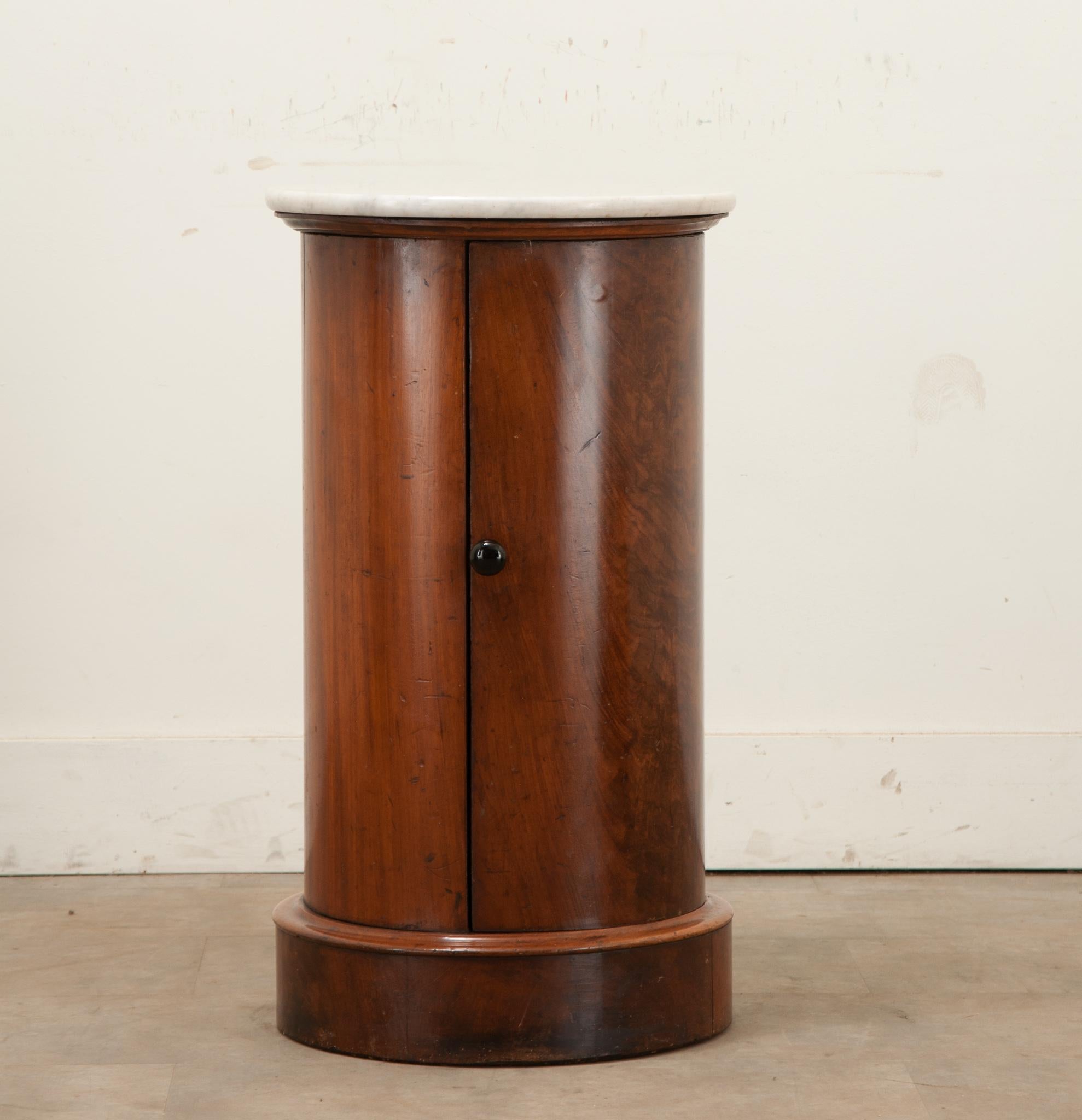 English Round Mahogany & Marble Bedside Table For Sale 1
