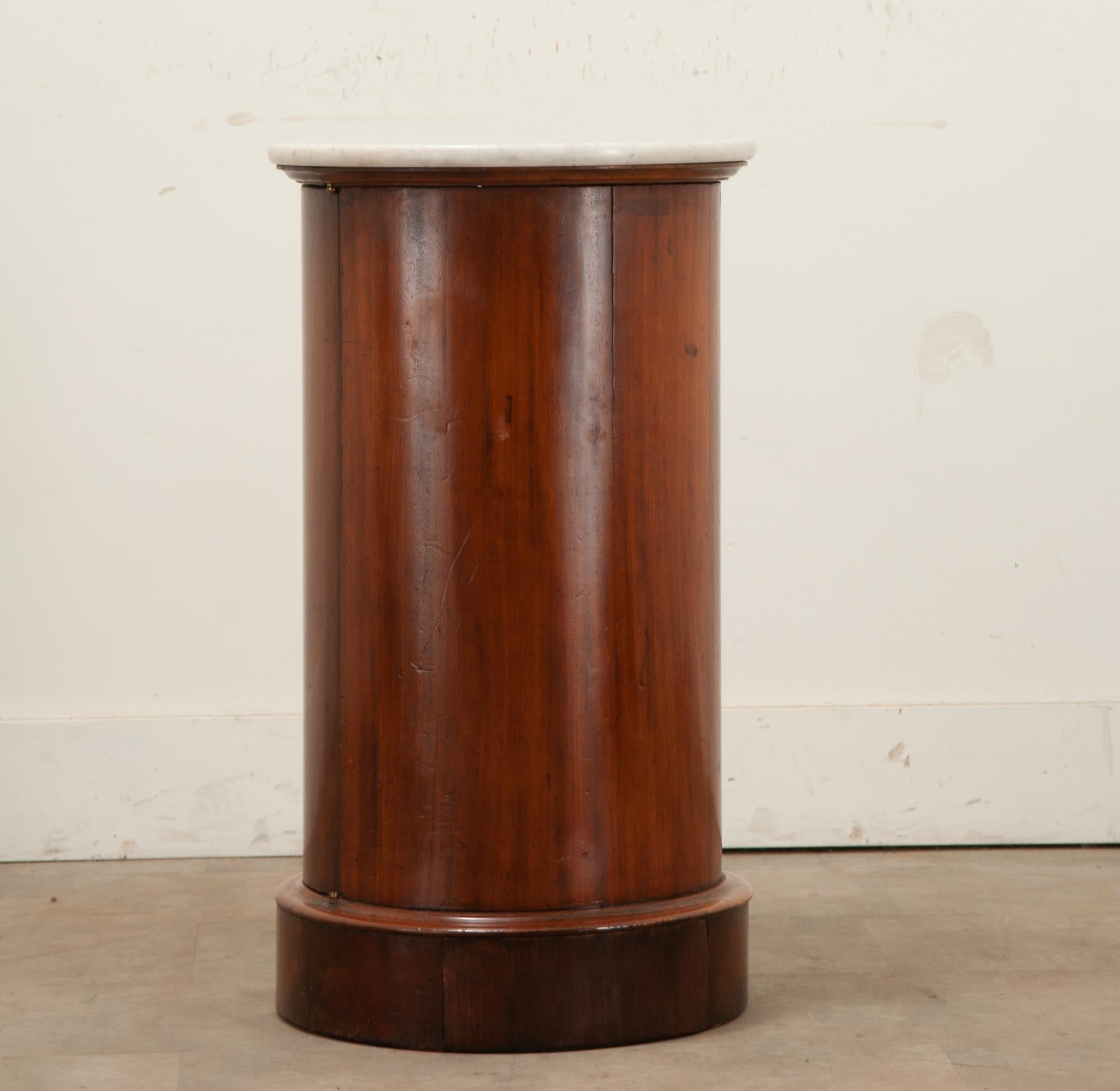 English Round Mahogany & Marble Bedside Table For Sale 3