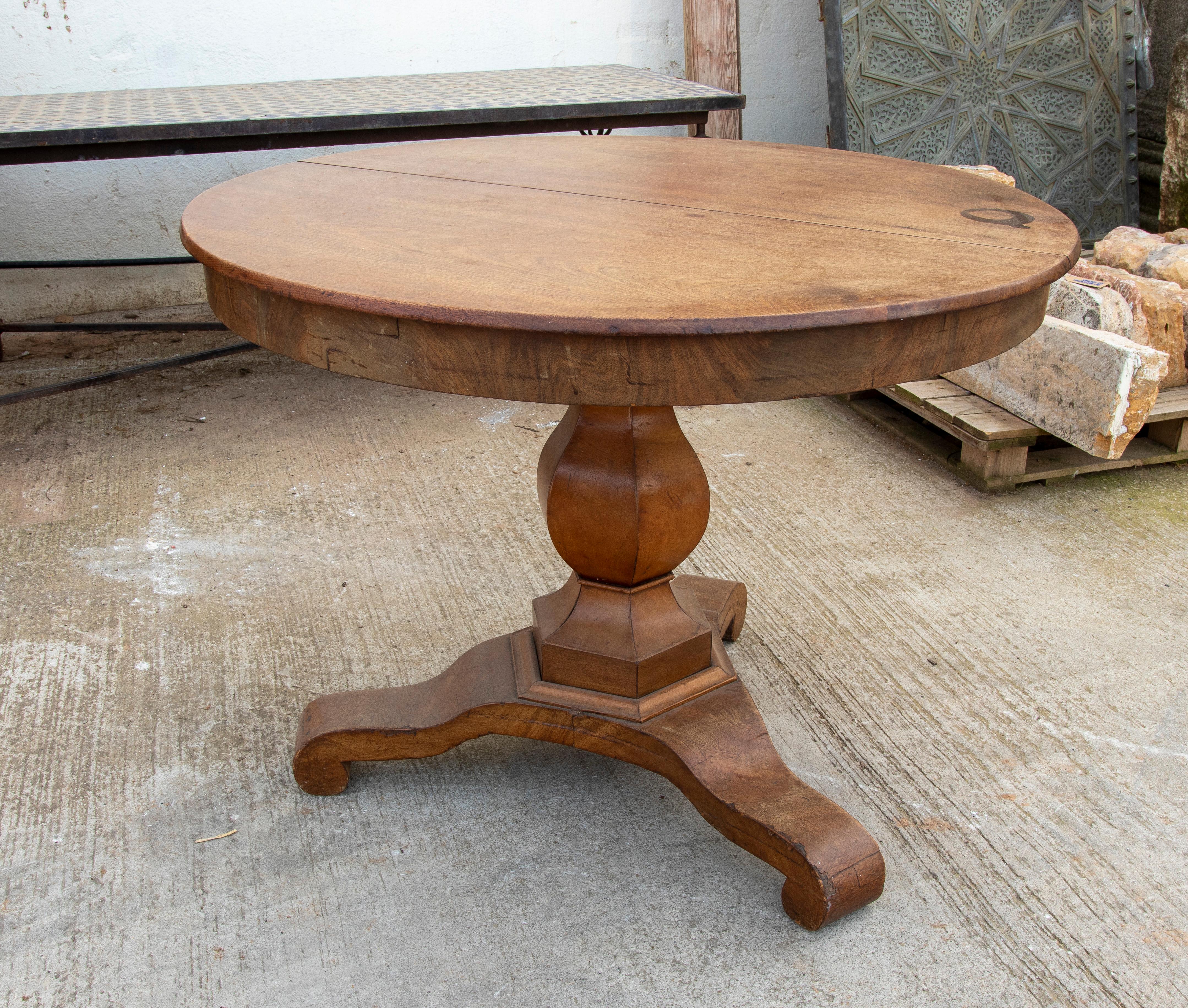 English Round Mahogany Table In Good Condition For Sale In Marbella, ES