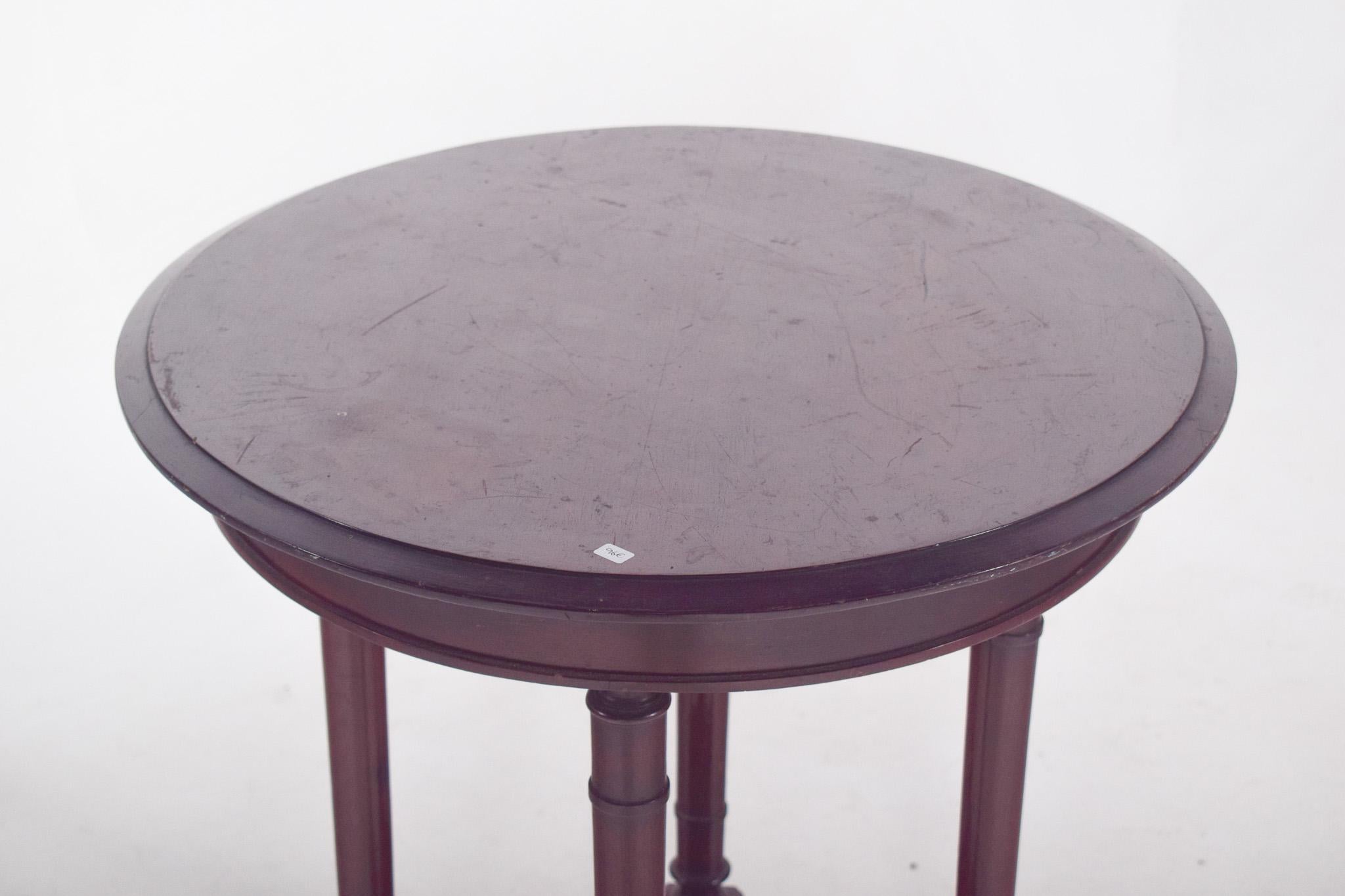 Victorien tardif English Round Wood Coffee Table en vente