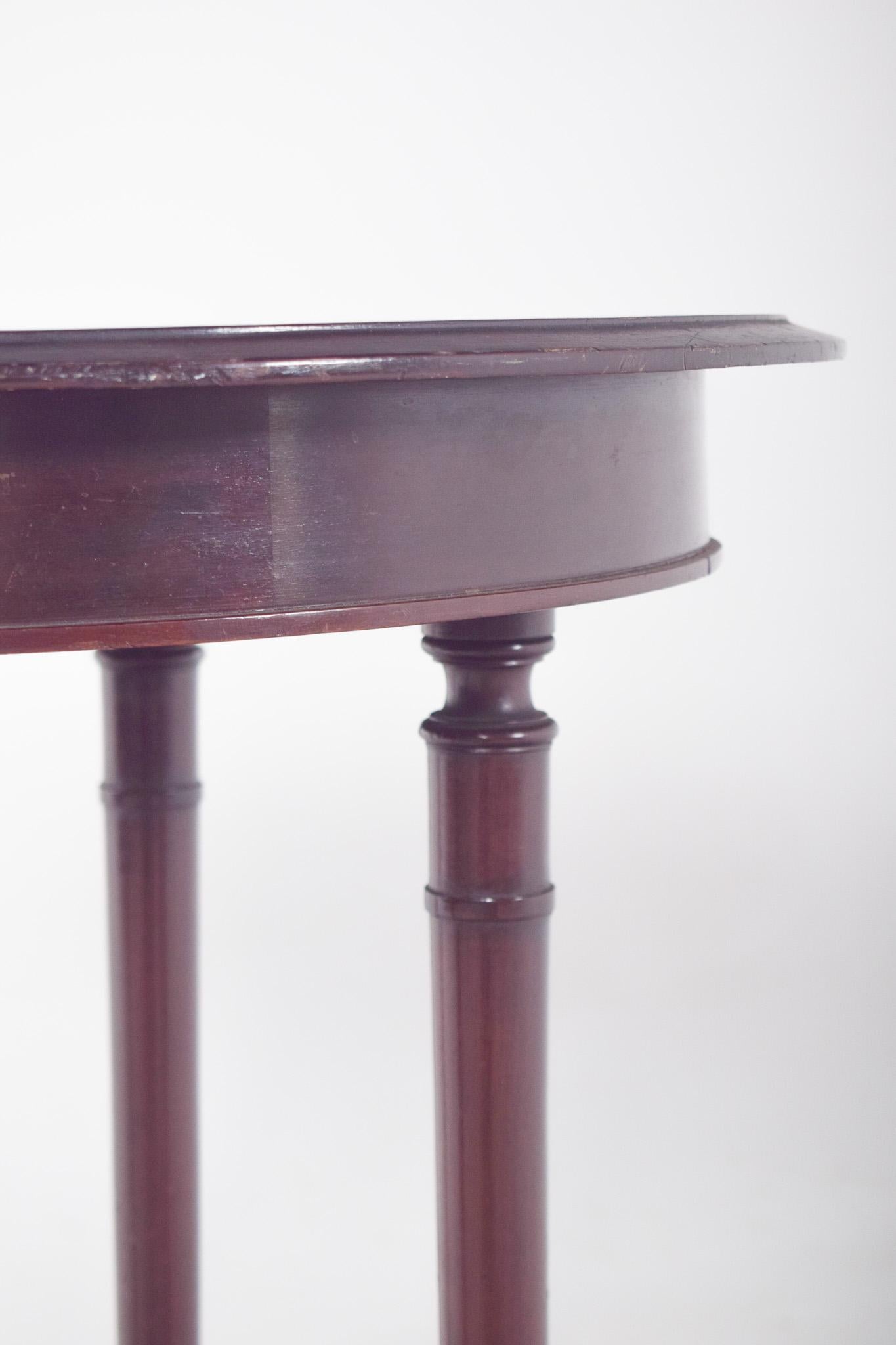 XIXe siècle English Round Wood Coffee Table en vente