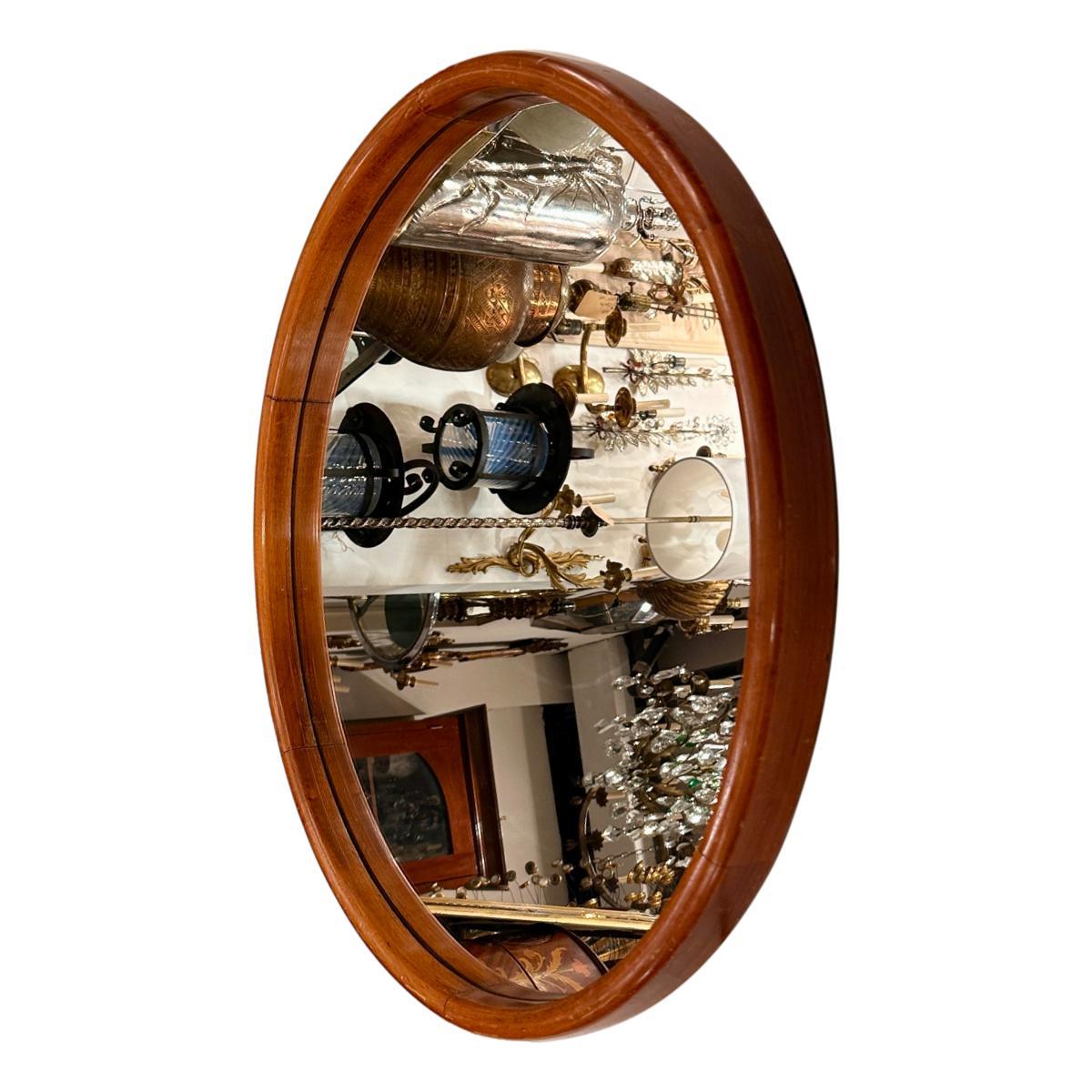 Bois Miroir rond anglais à cadre en bois en vente