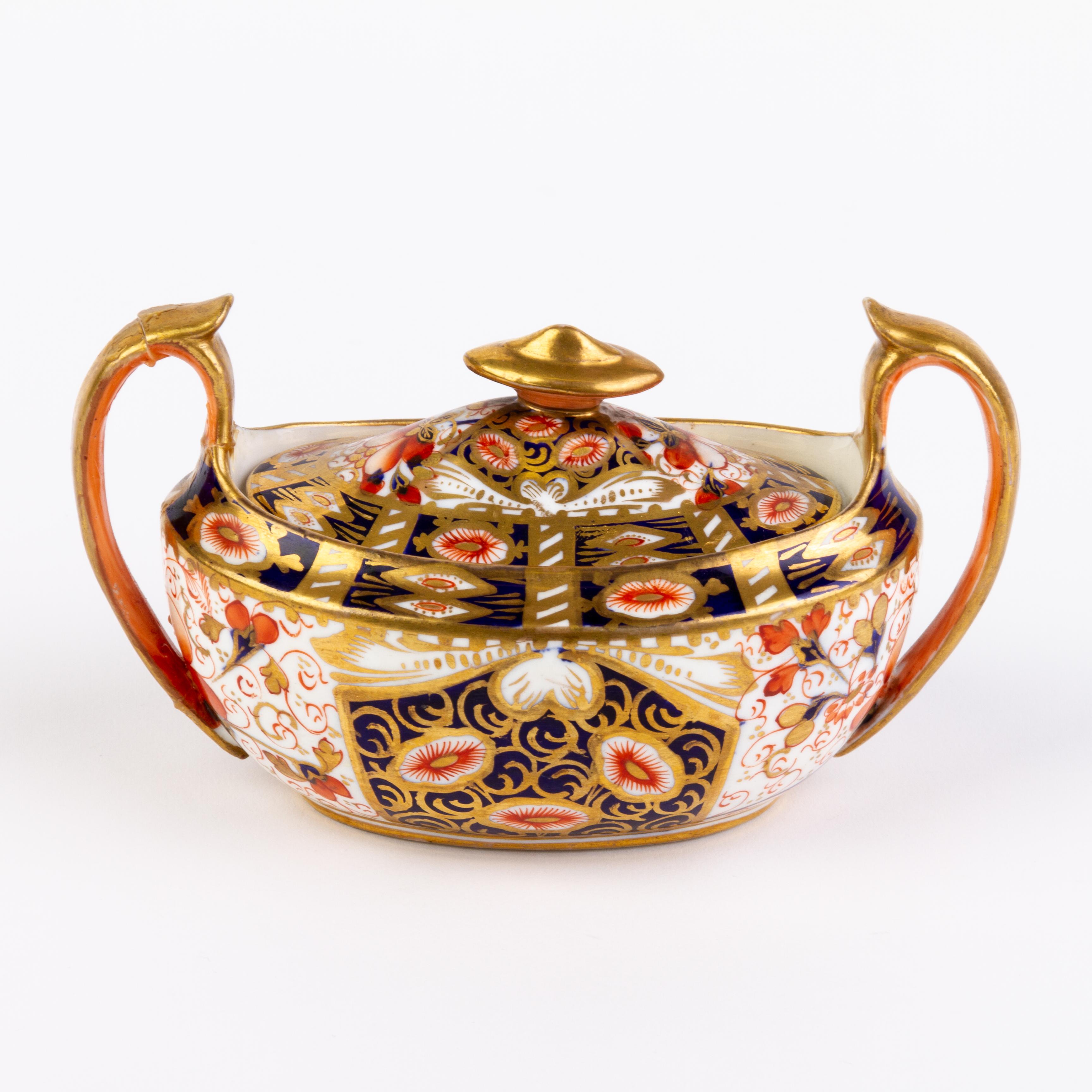English Royal Crown Derby Imari Fine Gilt Porcelain Lidded Sugar Bowl In Good Condition In Nottingham, GB