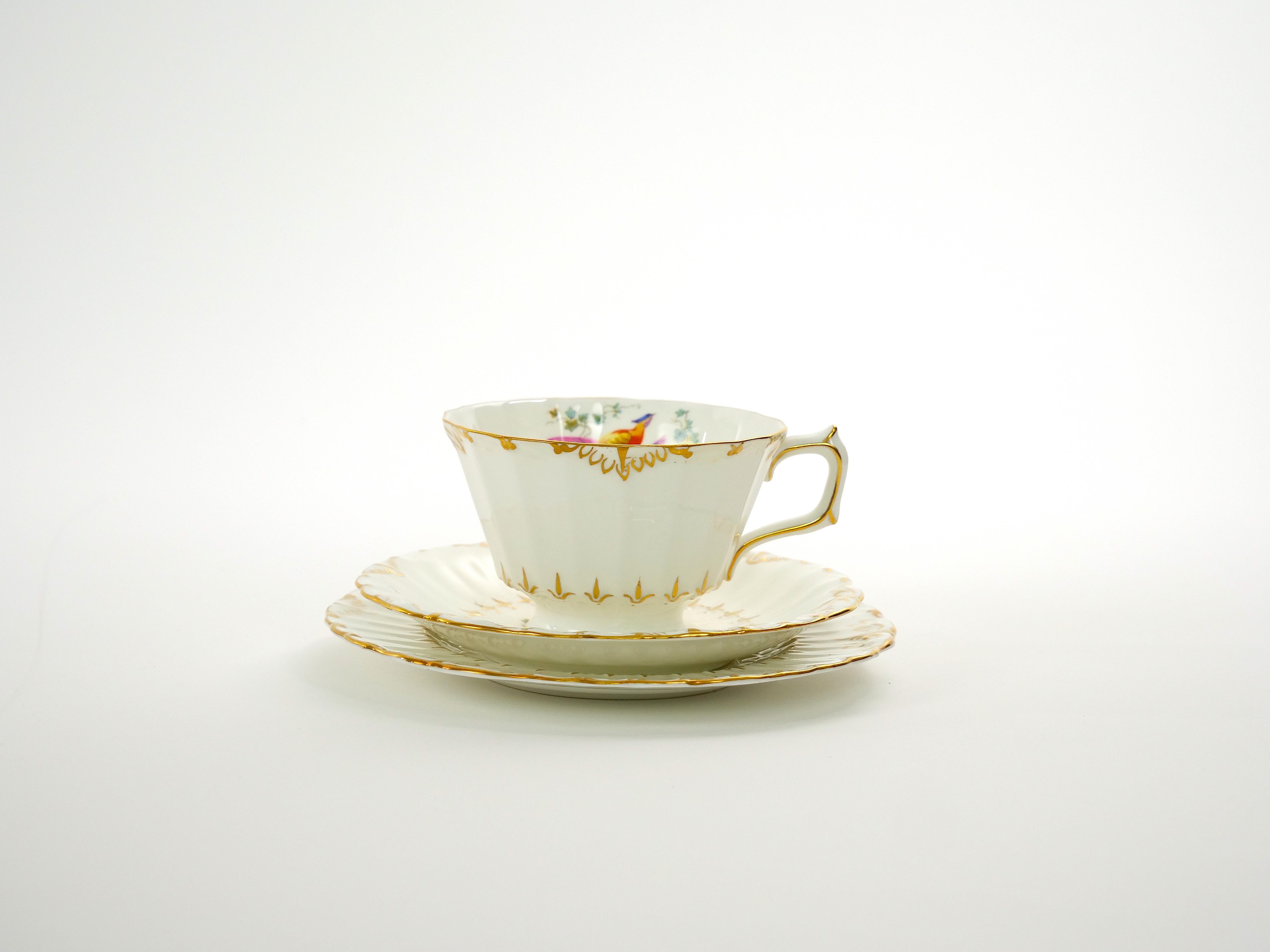 English Royal Crown Derby Porcelain Dinner Service / 16 People For Sale 6