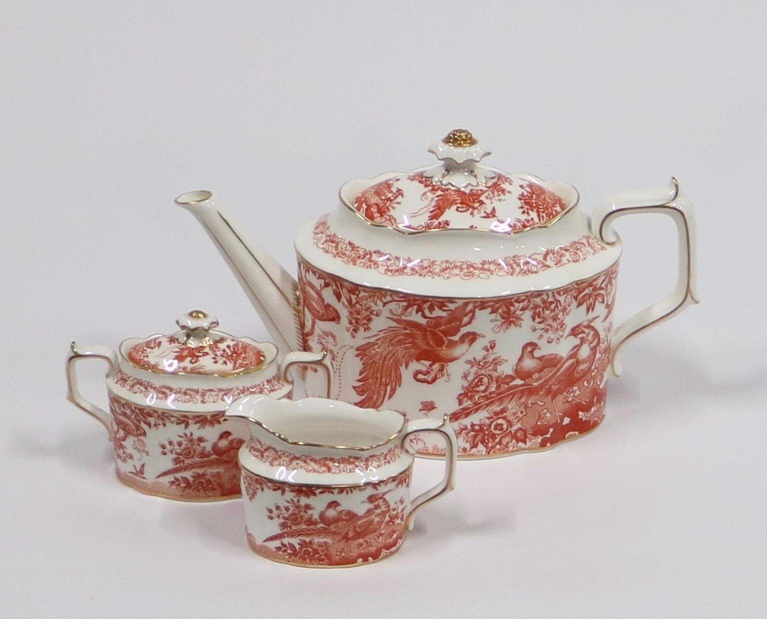 English Royal Crown Derby 'Red Aves' Bone China Tea Set In Good Condition In New York, NY