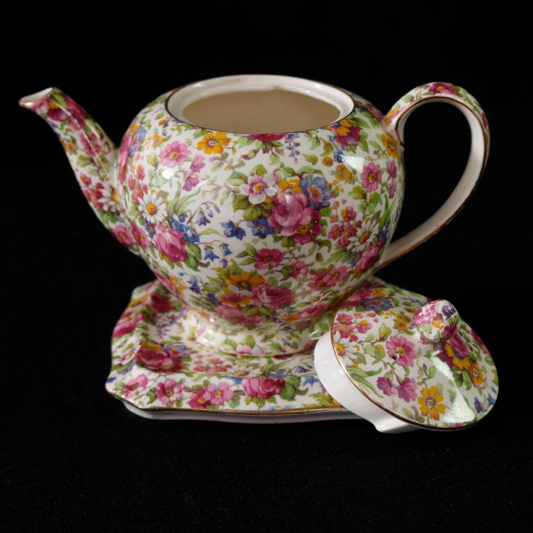English Royal Winton Porcelain Chintz "Summertime" Tea Set, circa 1920