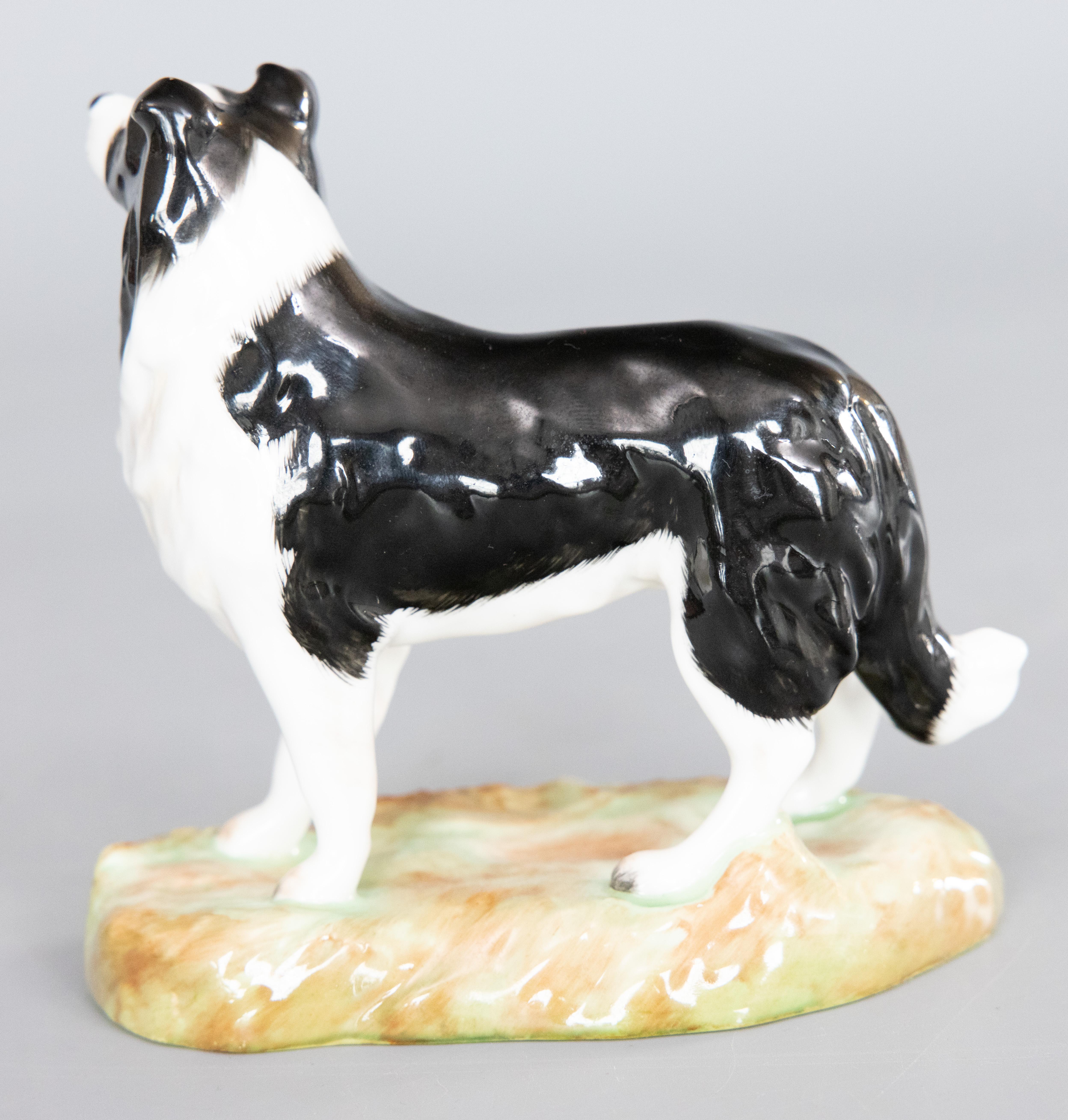 English Royale Stratford Staffordshire Porcelain Border Collie Dog Figurine  In Good Condition For Sale In Pearland, TX