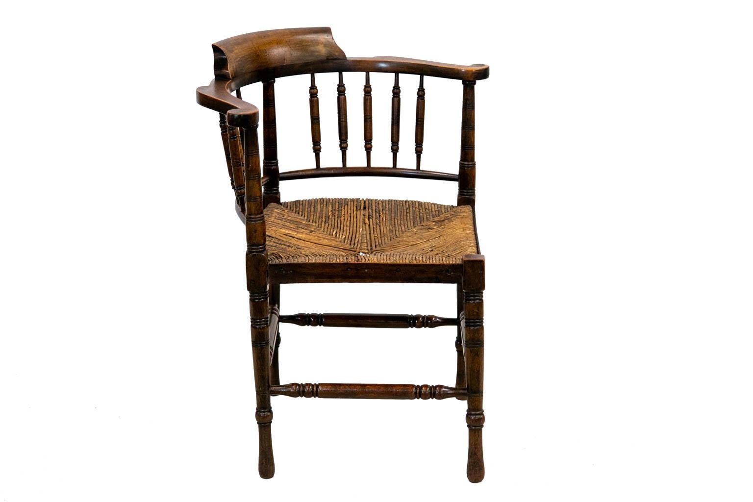 Fin du XIXe siècle Fauteuil d'angle anglais à assise en jonc en vente