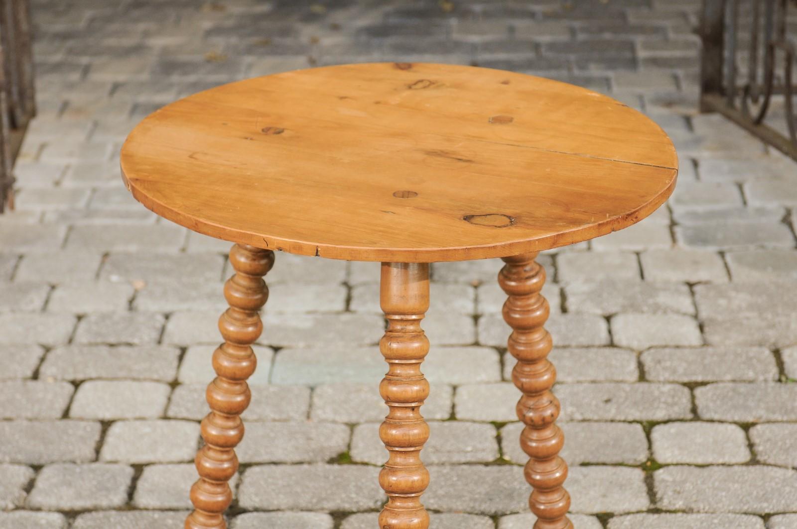 19th Century English Rustic 1880s Pine Cricket Tables with Round Top and Bobbin Legs