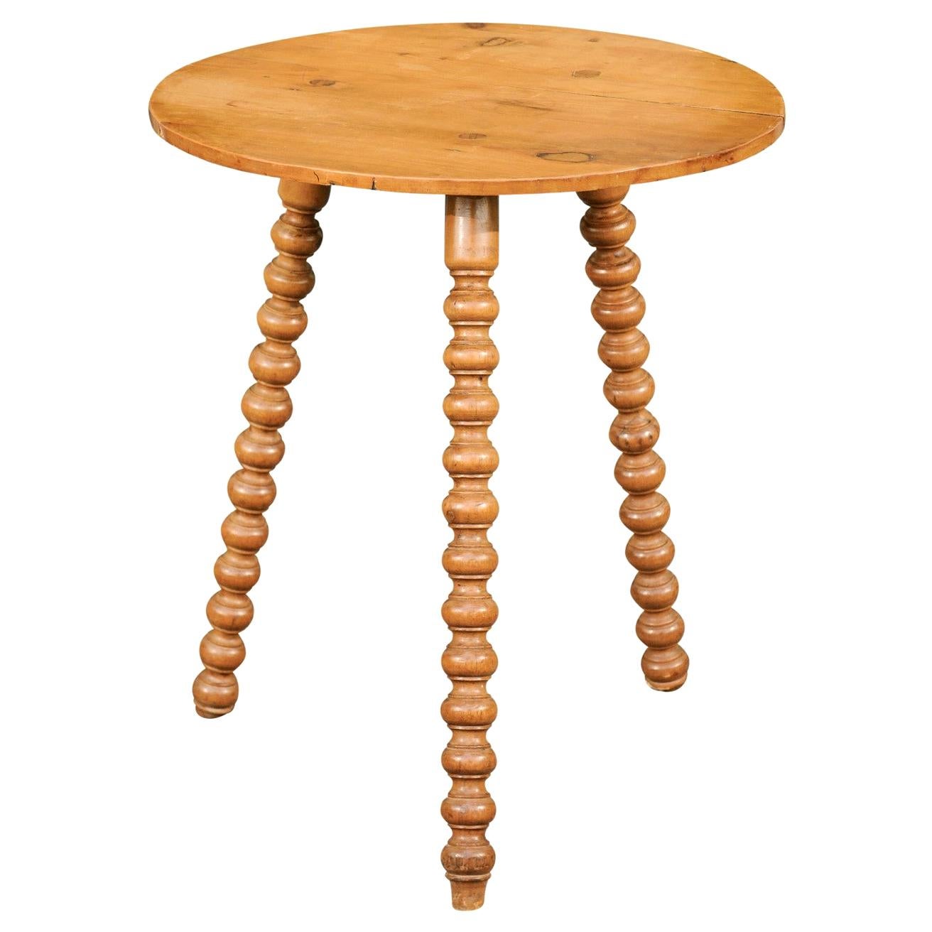 English Rustic 1880s Pine Cricket Tables with Round Top and Bobbin Legs