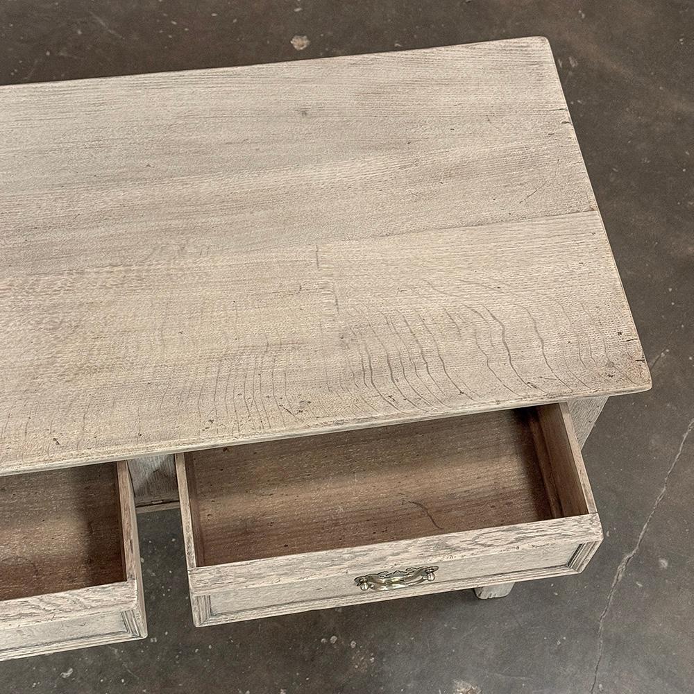 Mesa auxiliar rústica inglesa antigua de roble decapado en venta 8