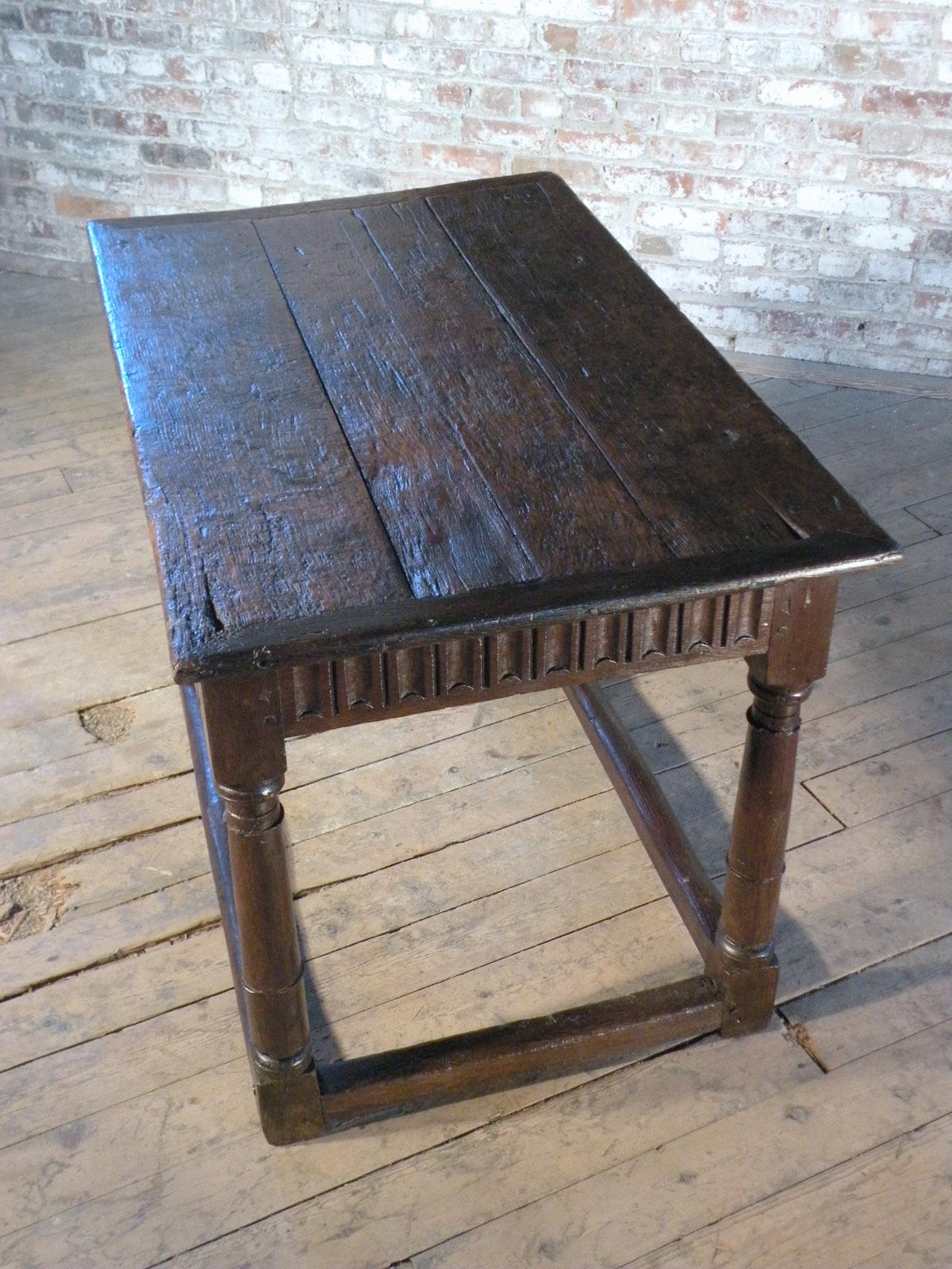 English Rustic Late Elizabethan / Charles I Oak Center or End Table 2