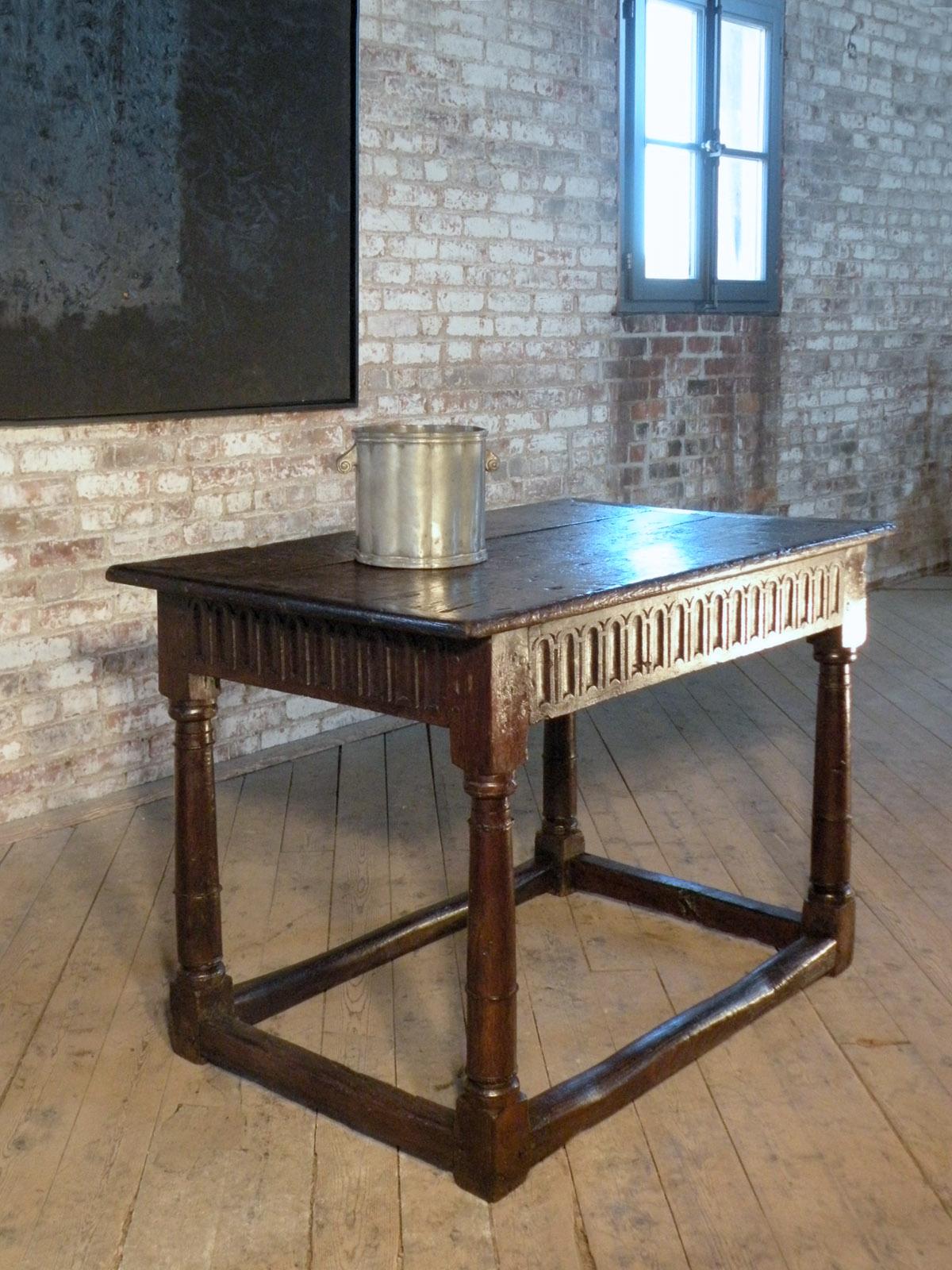 English Rustic Late Elizabethan / Charles I Oak Center or End Table 3