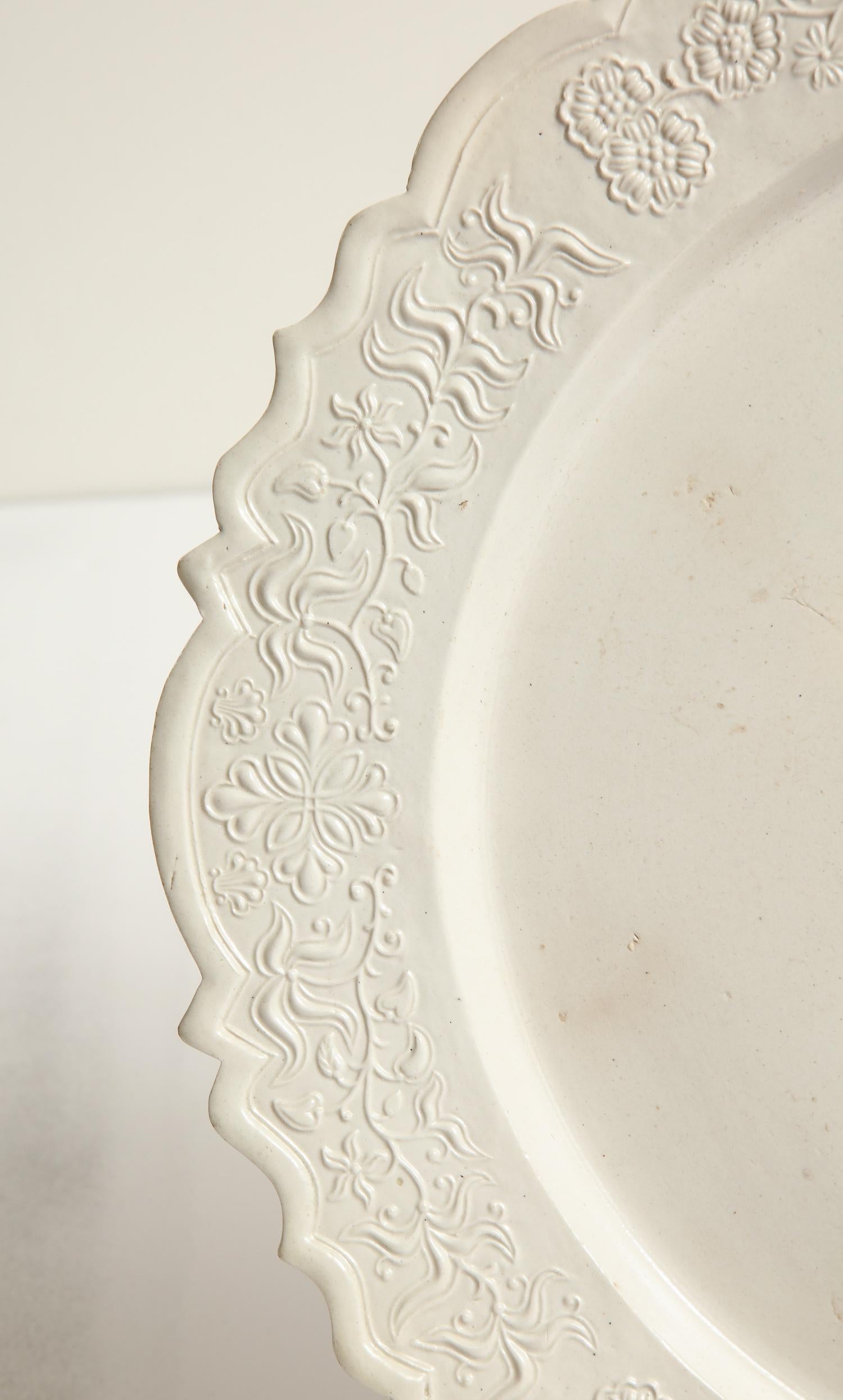 English, Salt Glaze Charger, circa 1770  In Good Condition For Sale In New York, NY