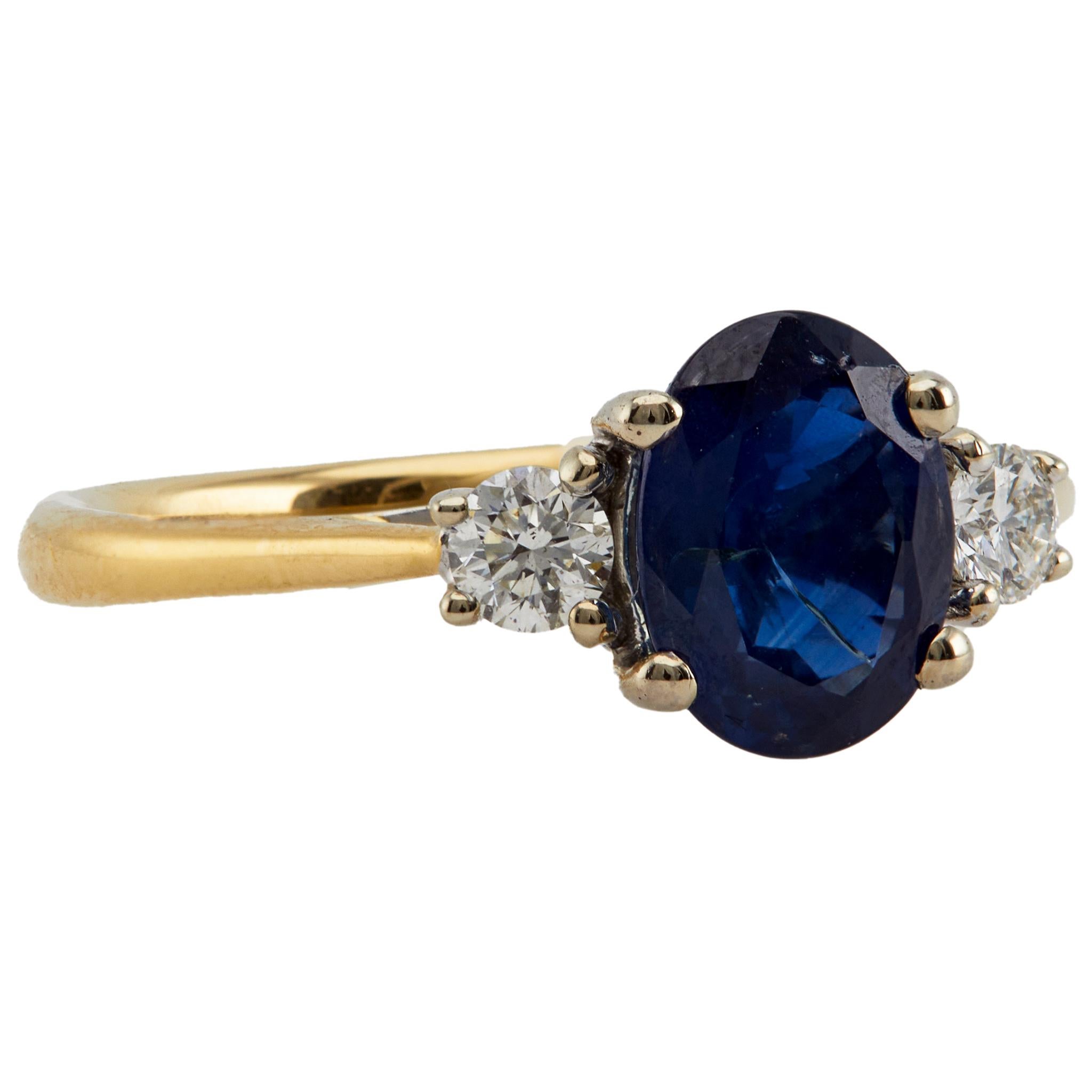 English Sapphire and Diamond 18K Two Tone Ring In Excellent Condition In Beverly Hills, CA