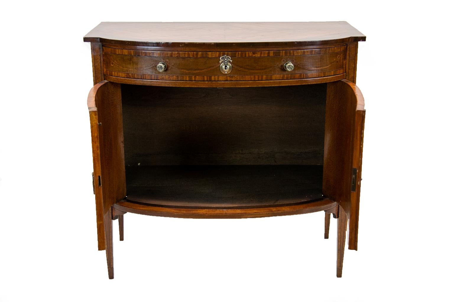 Console en bois de satin anglais Bon état à Wilson, NC