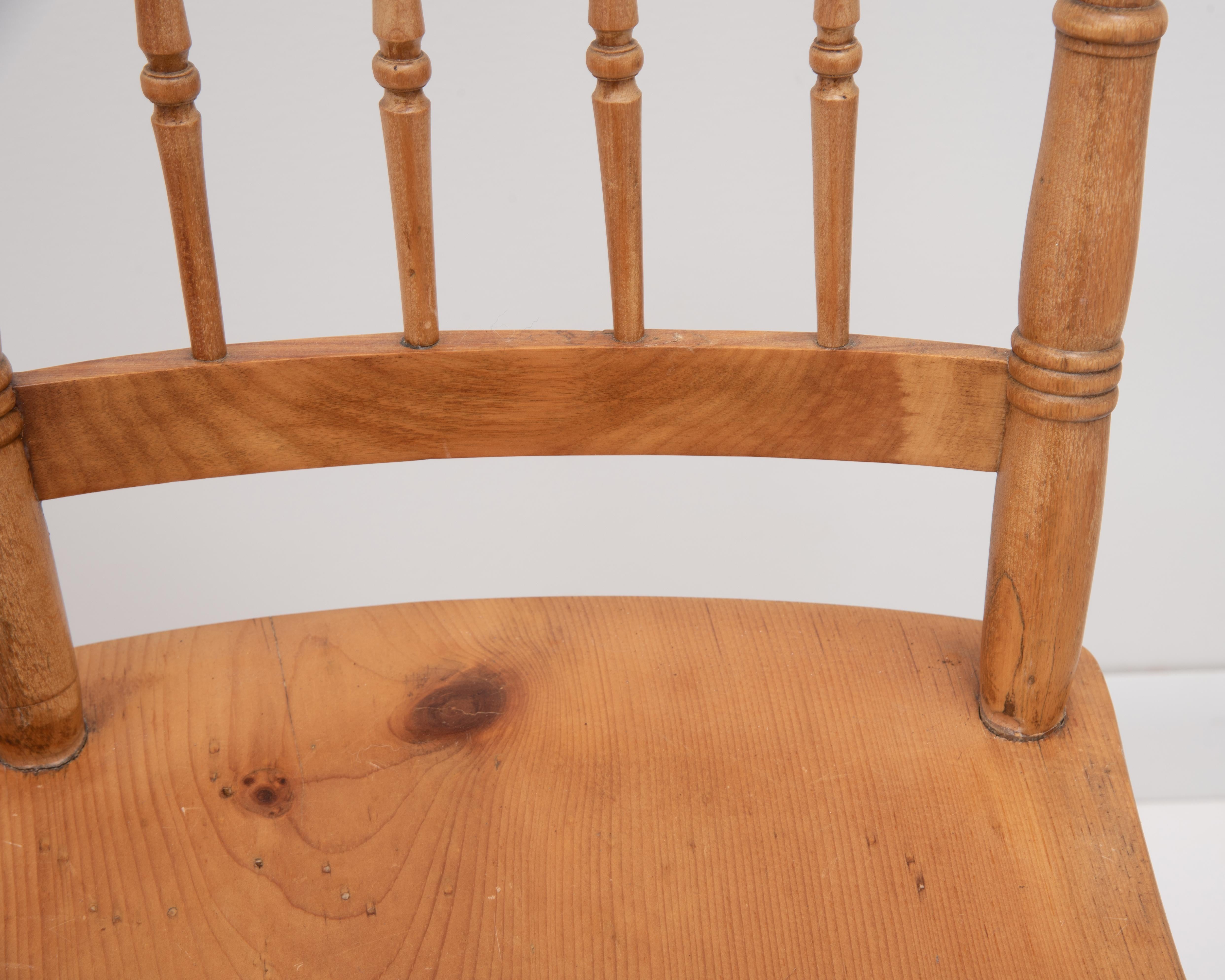 English Scrubbed Pine Plank Seat Dining Chairs Farmhouse Cottage, a Set of Four For Sale 6