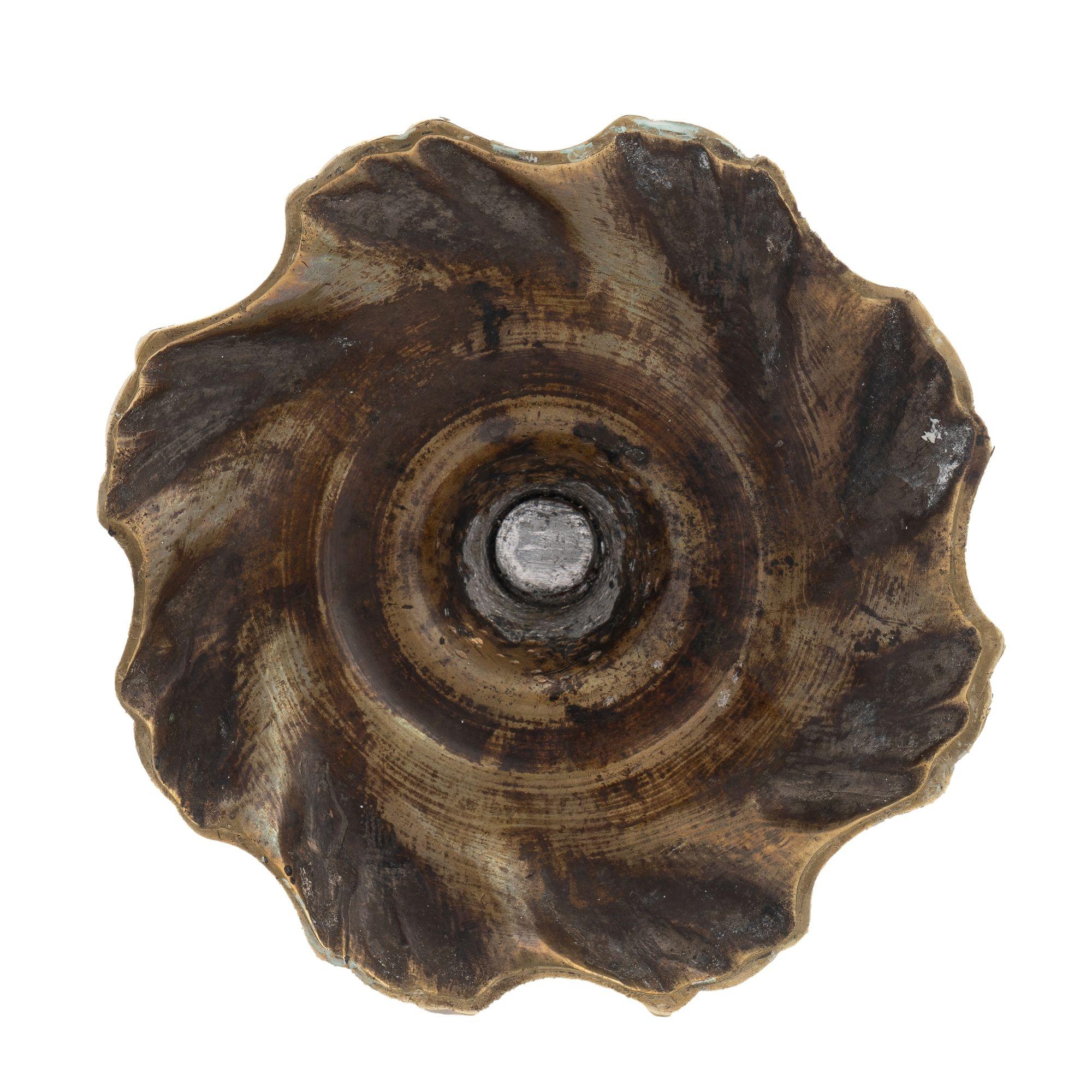 Ottone Candeliere inglese con base a spirale in ottone fuso, 1750 in vendita