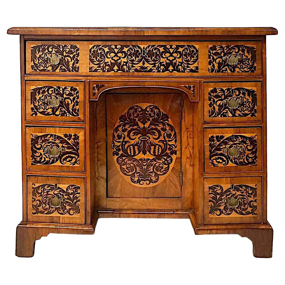 Holly Commodes and Chests of Drawers