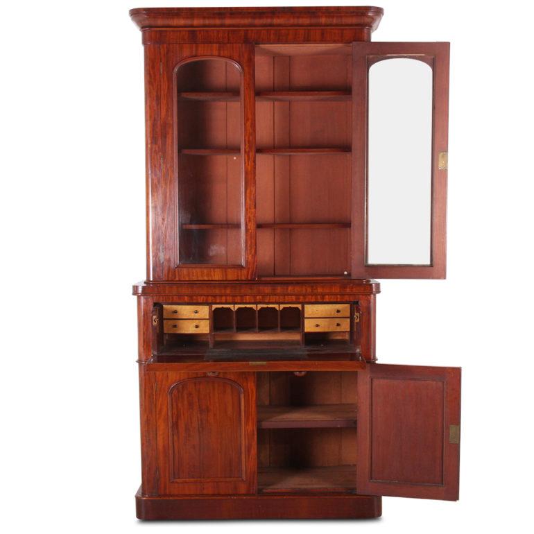 An English Victorian mahogany secretary bookcase, circa 1870.



             
