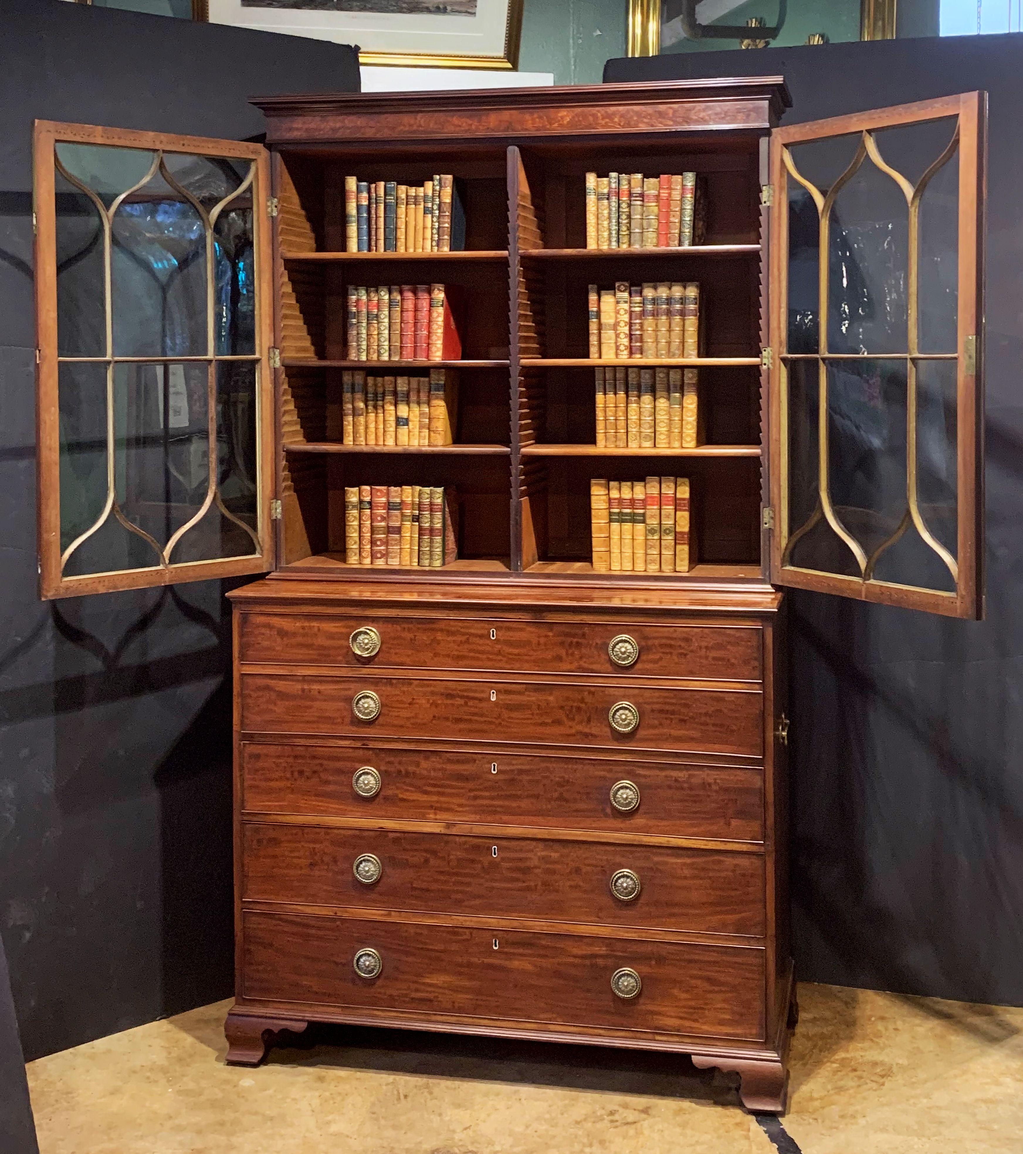 English Secretary Bureau Bookcase of Mahogany from the Georgian Era 5