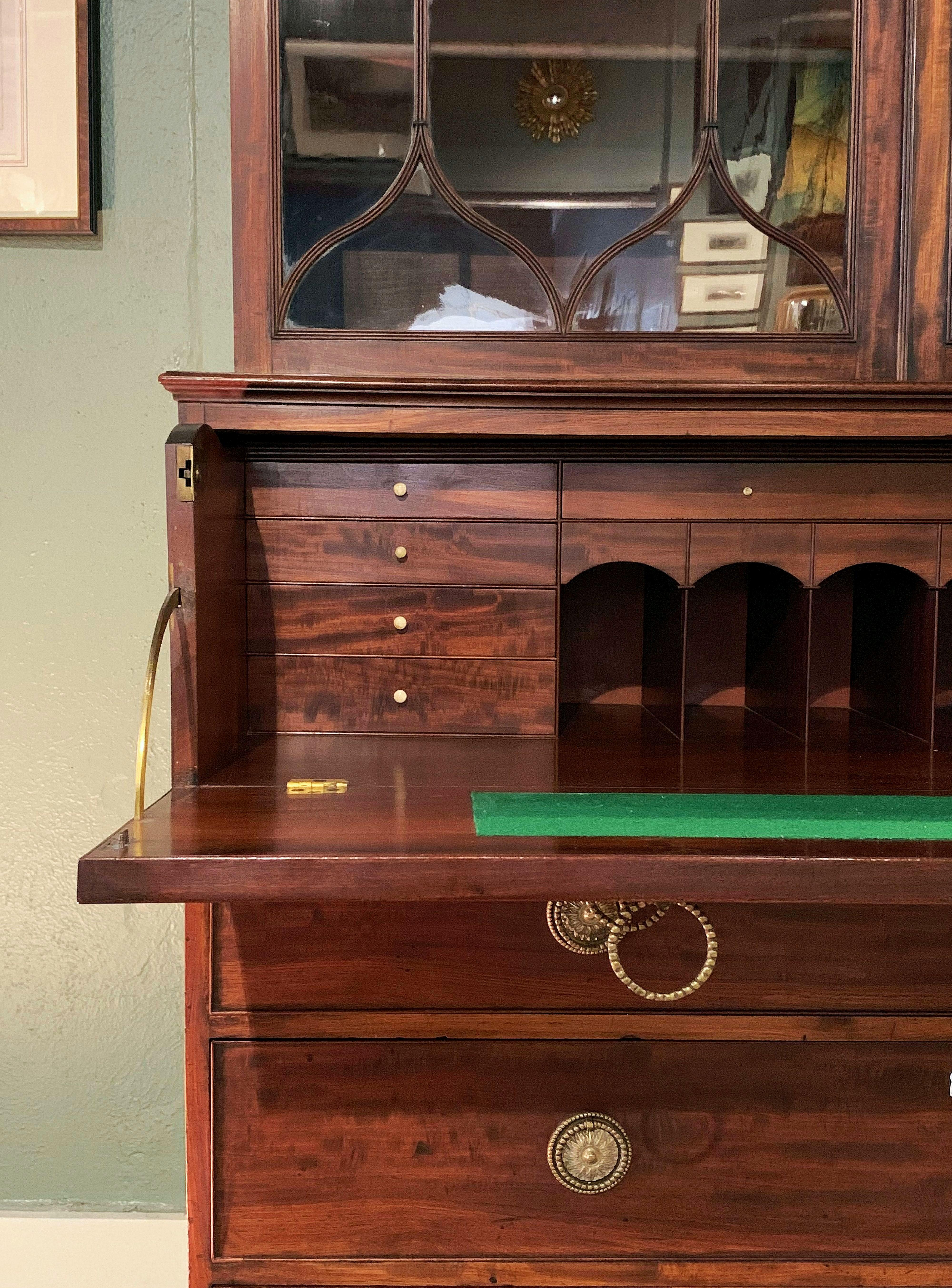 English Secretary Bureau Bookcase of Mahogany from the Georgian Era 7