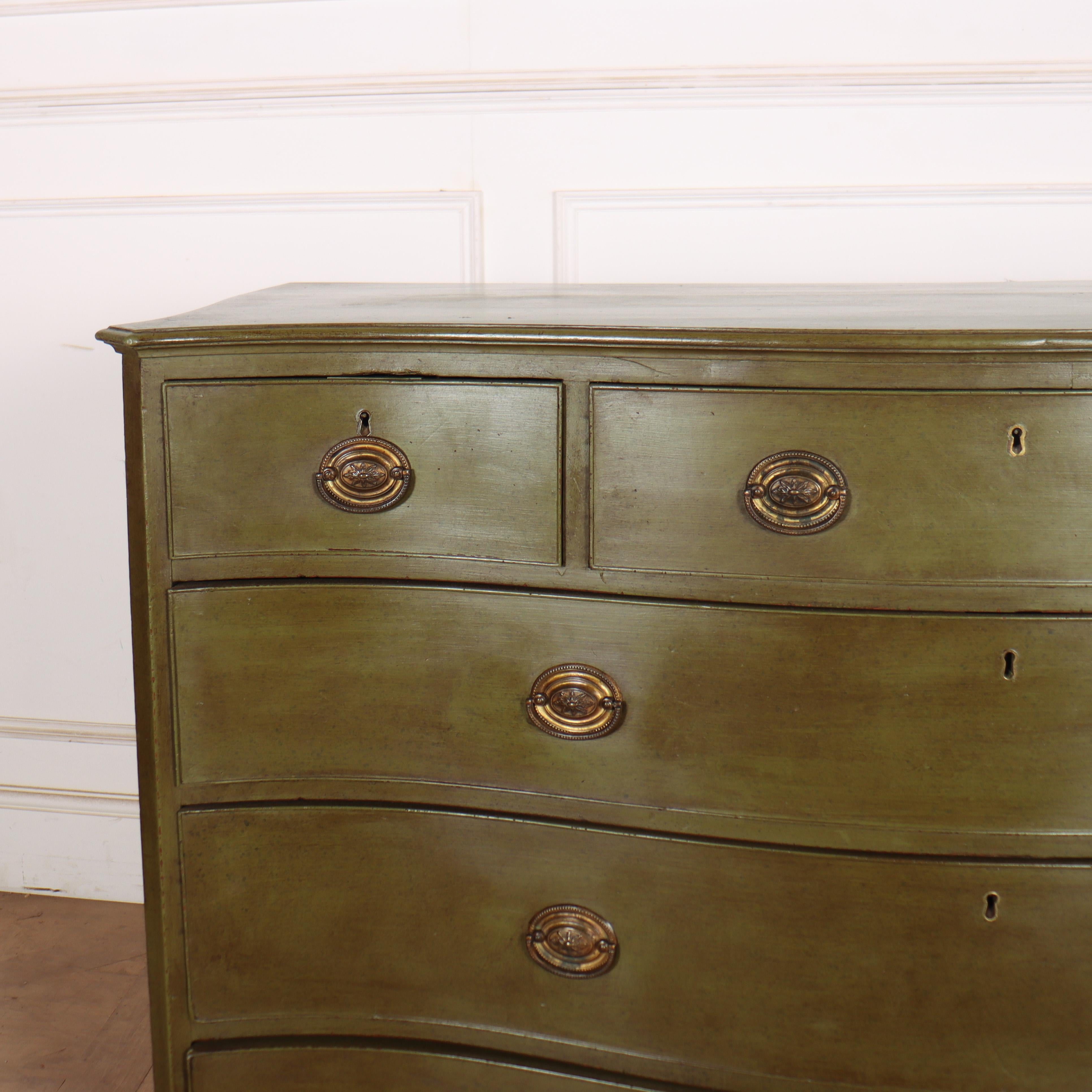 Buona commode inglese di inizio Ottocento in quercia con fronte a serpentina. 1810.


Codice: 8944

Dimensioni:
W: 51.5