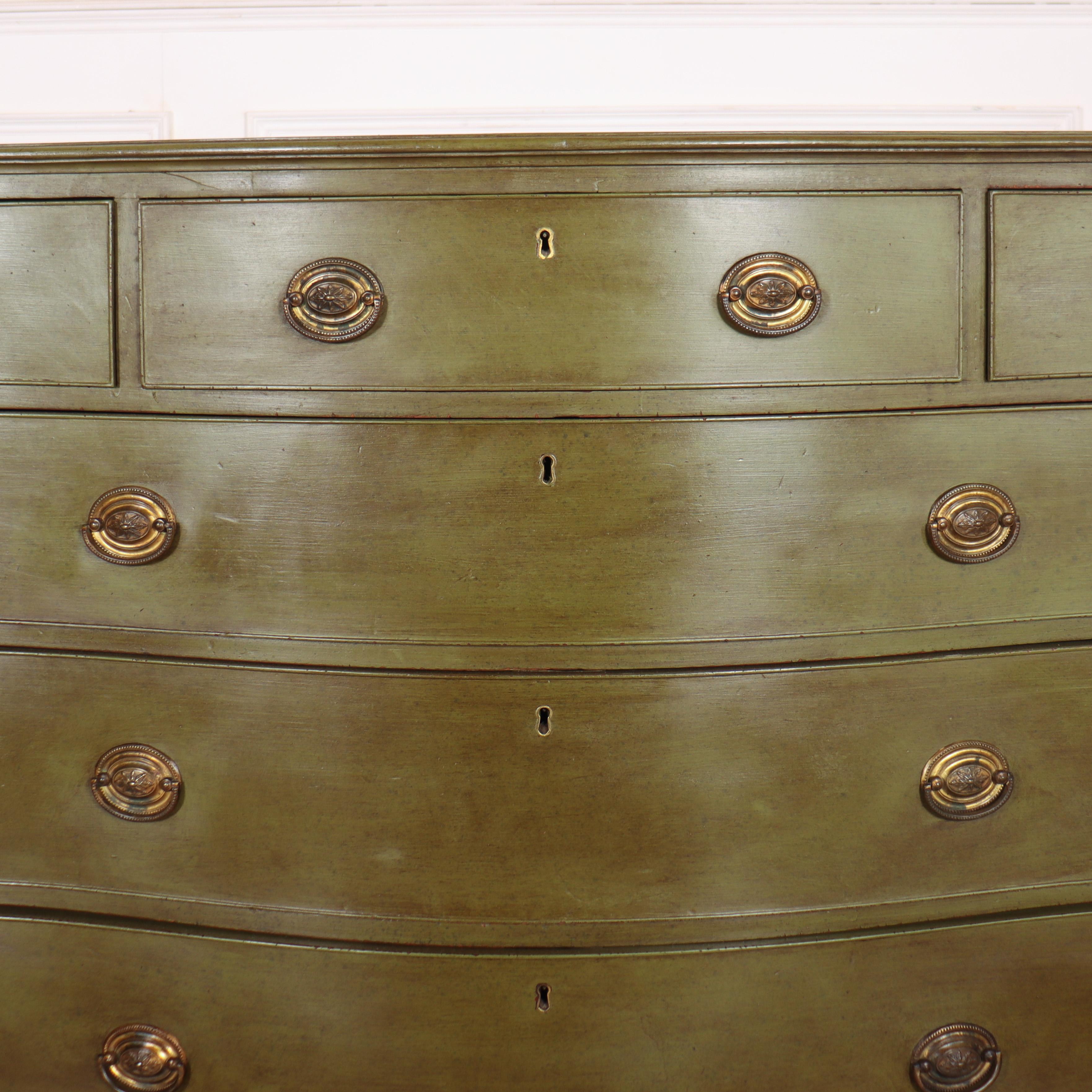 XIX secolo Commode inglese a serpentina in vendita