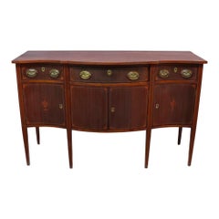 Credenza inglese in mogano stile Hepplewhite con finiture a serpentina e intarsi, 1920 circa