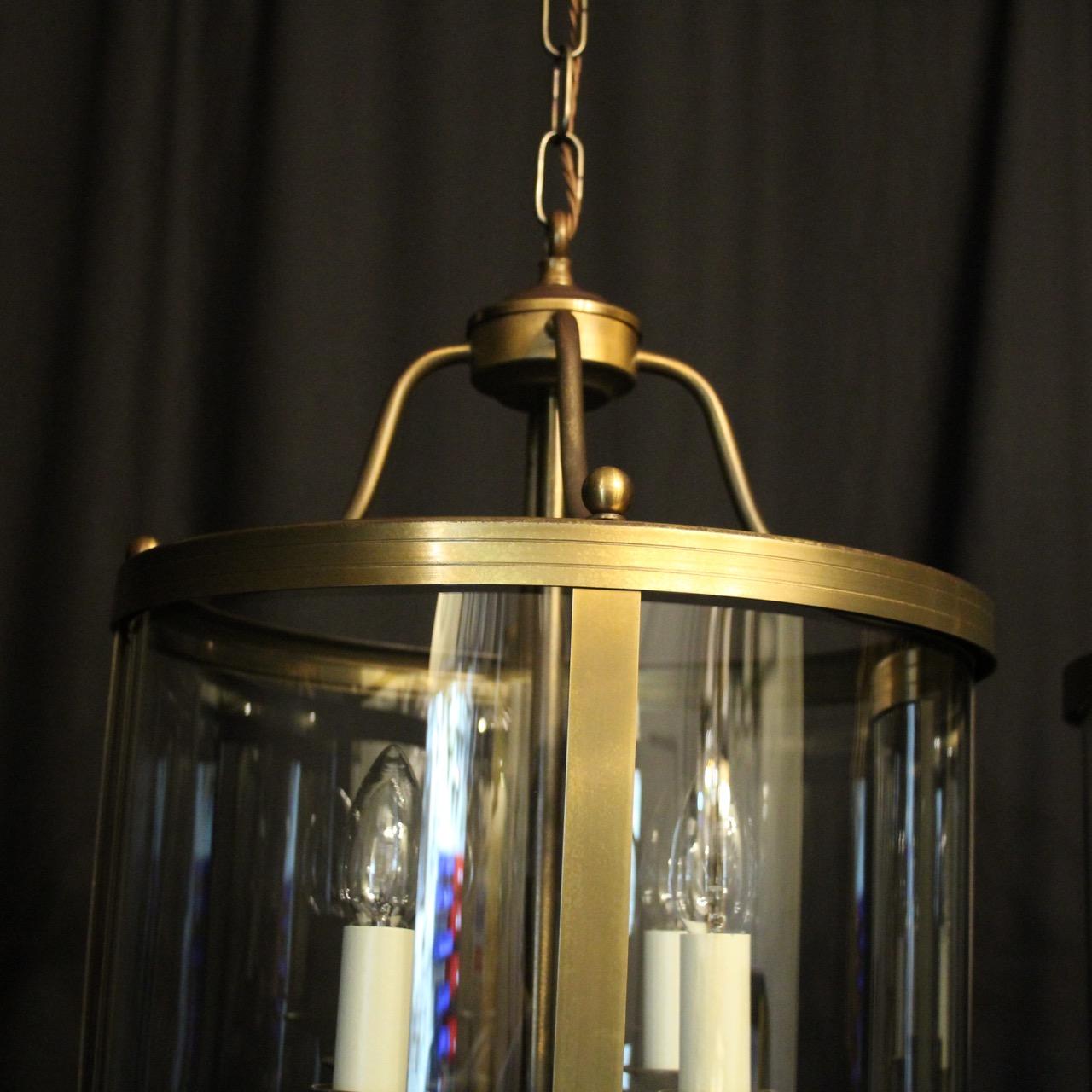 English Set of 3 Brass Convex Hall Lanterns In Good Condition In Chester, GB